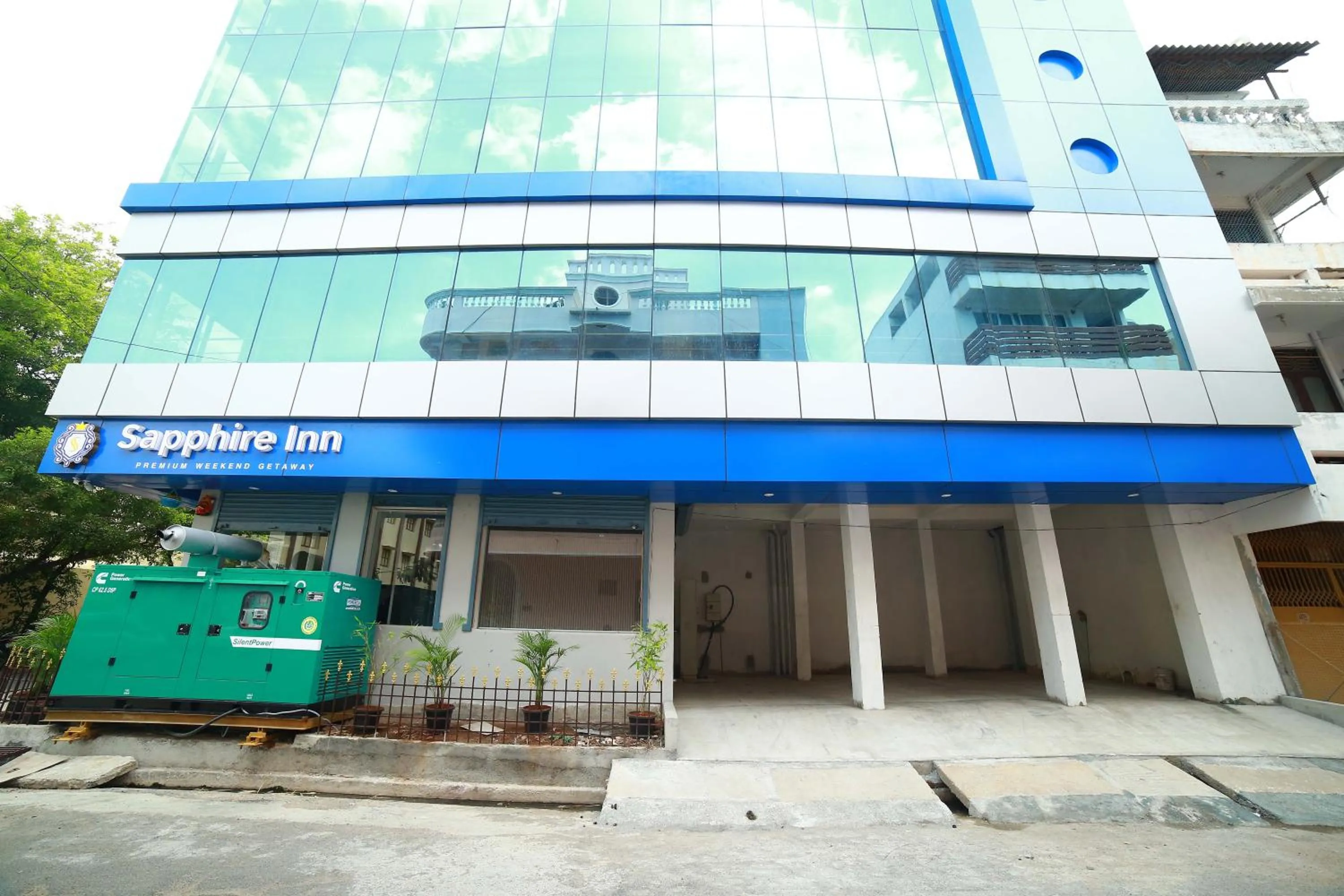SAPPHIRE INN