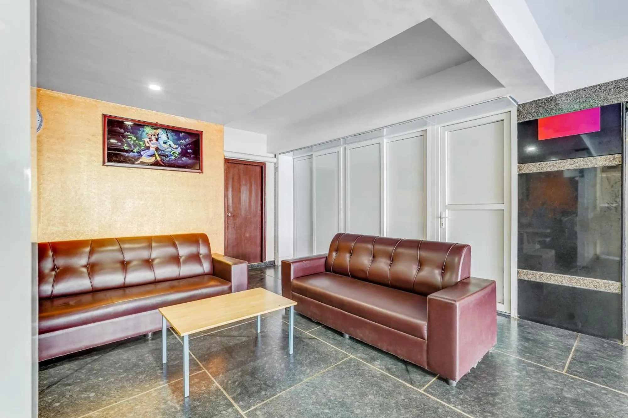 Lobby or reception in UPAR Hotels Nearby Bagmane Tech Park