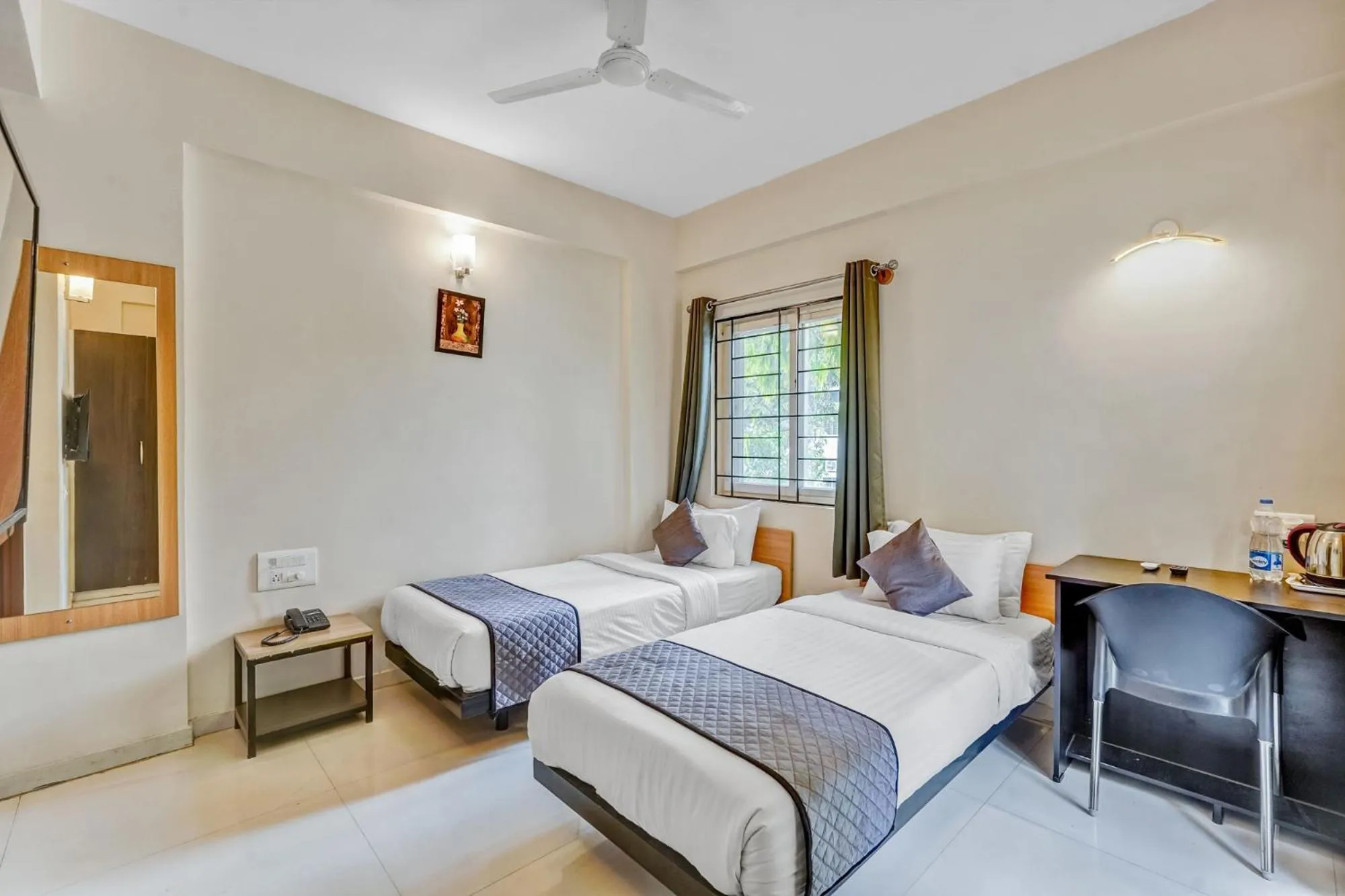 Bed in UPAR Hotels Nearby Bagmane Tech Park