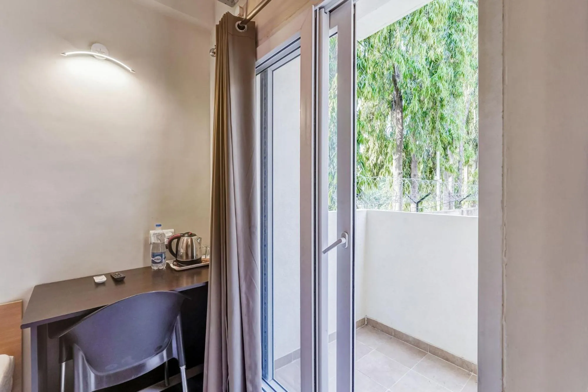 Coffee/tea facilities in UPAR Hotels Nearby Bagmane Tech Park