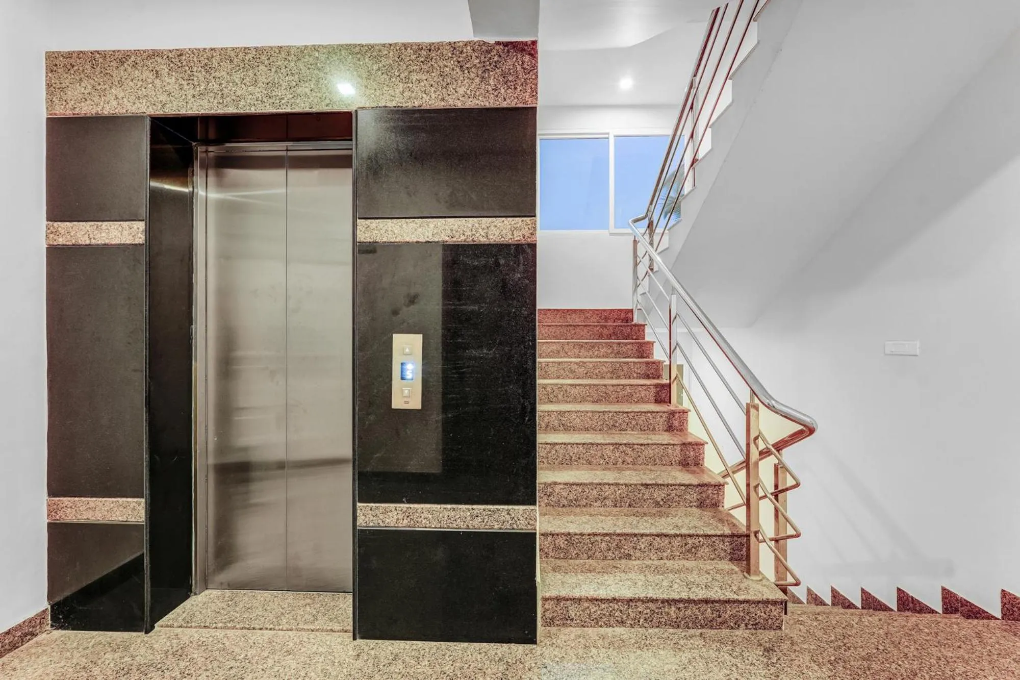 elevator in UPAR Hotels Nearby Bagmane Tech Park