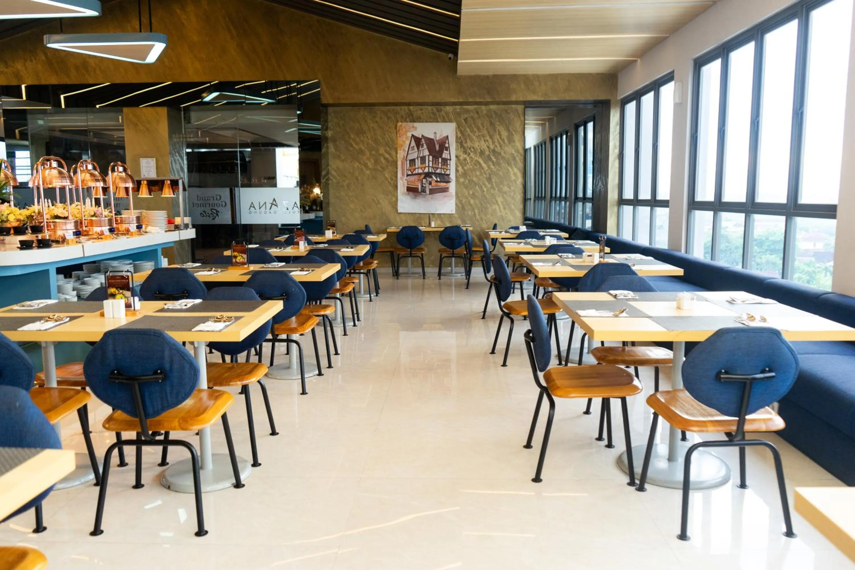 Restaurant/places to eat in Azana Style Hotel Tulungagung