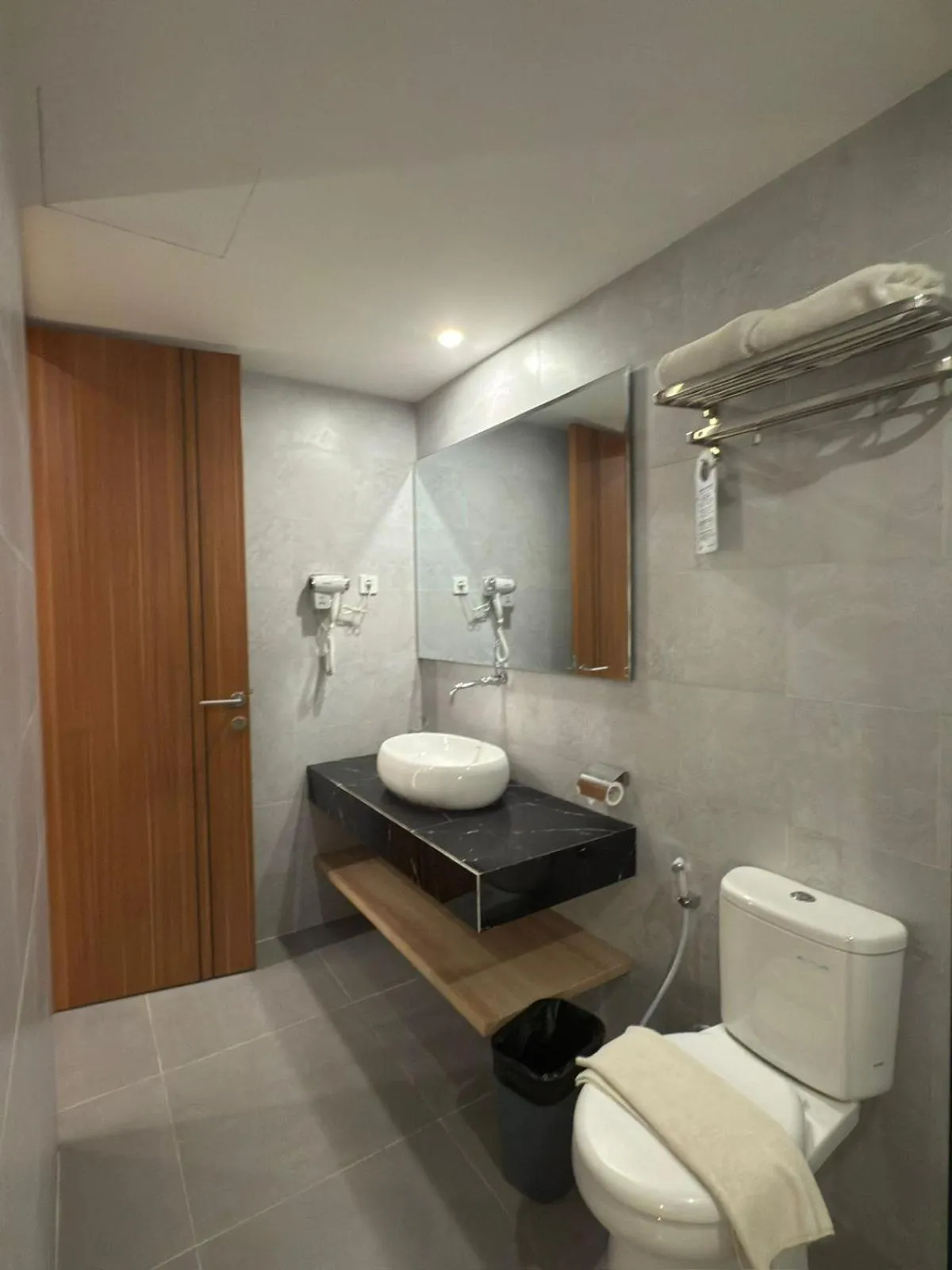 Toilet in Azana Style Hotel Tulungagung