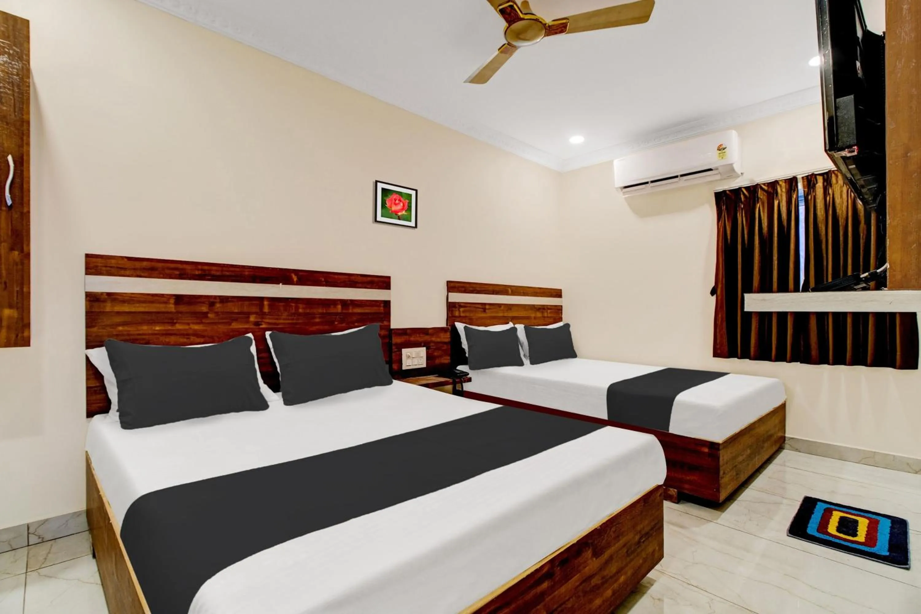 Bedroom, Bed in Hotel O Leela Elite