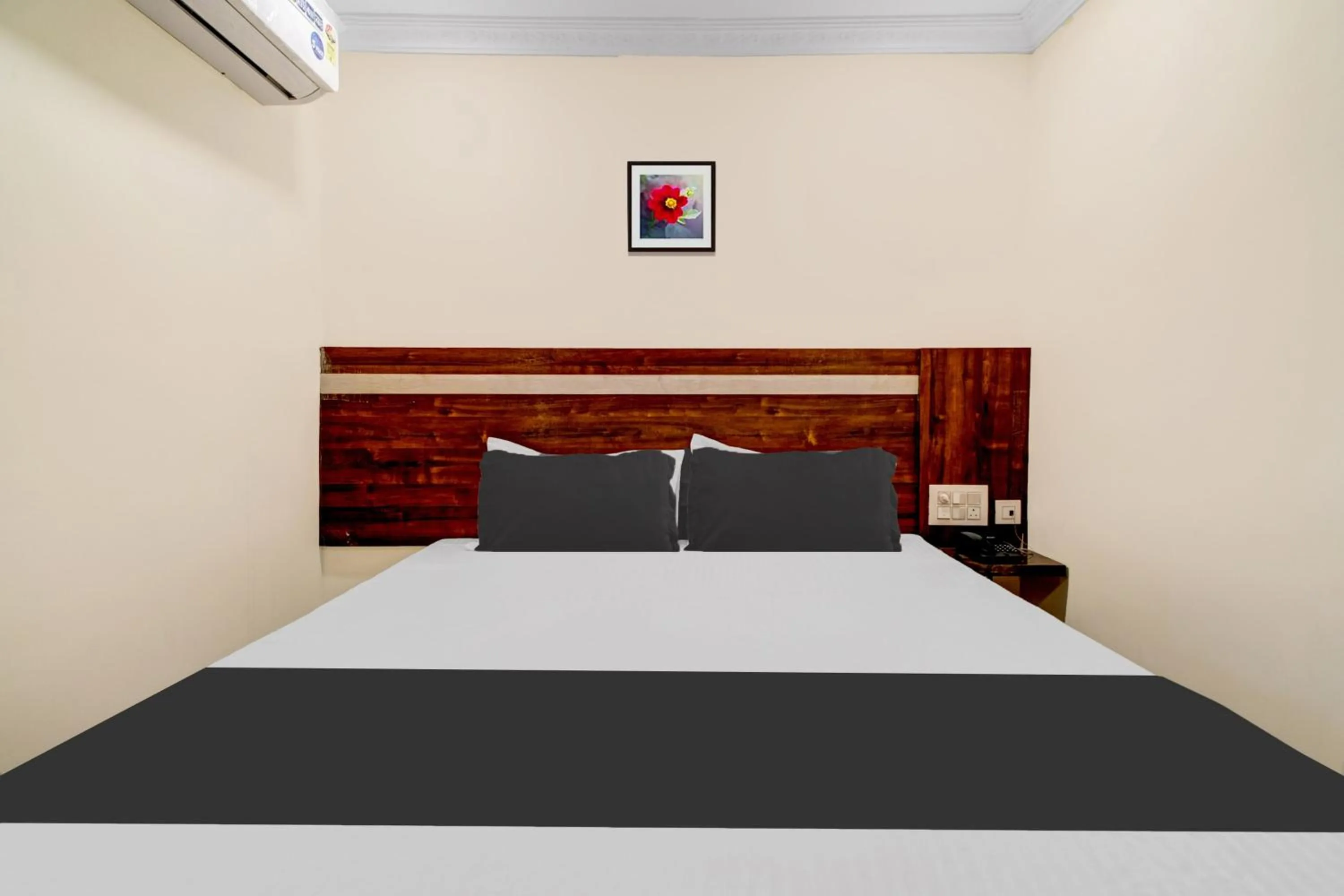 Bedroom, Bed in Hotel O Leela Elite