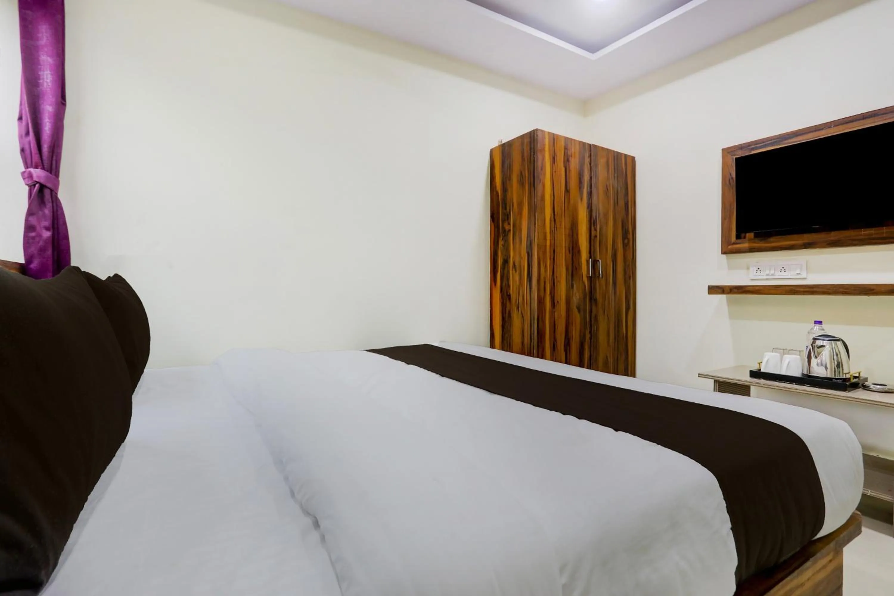 Bedroom, Bed in Hotel O Shyama Palace