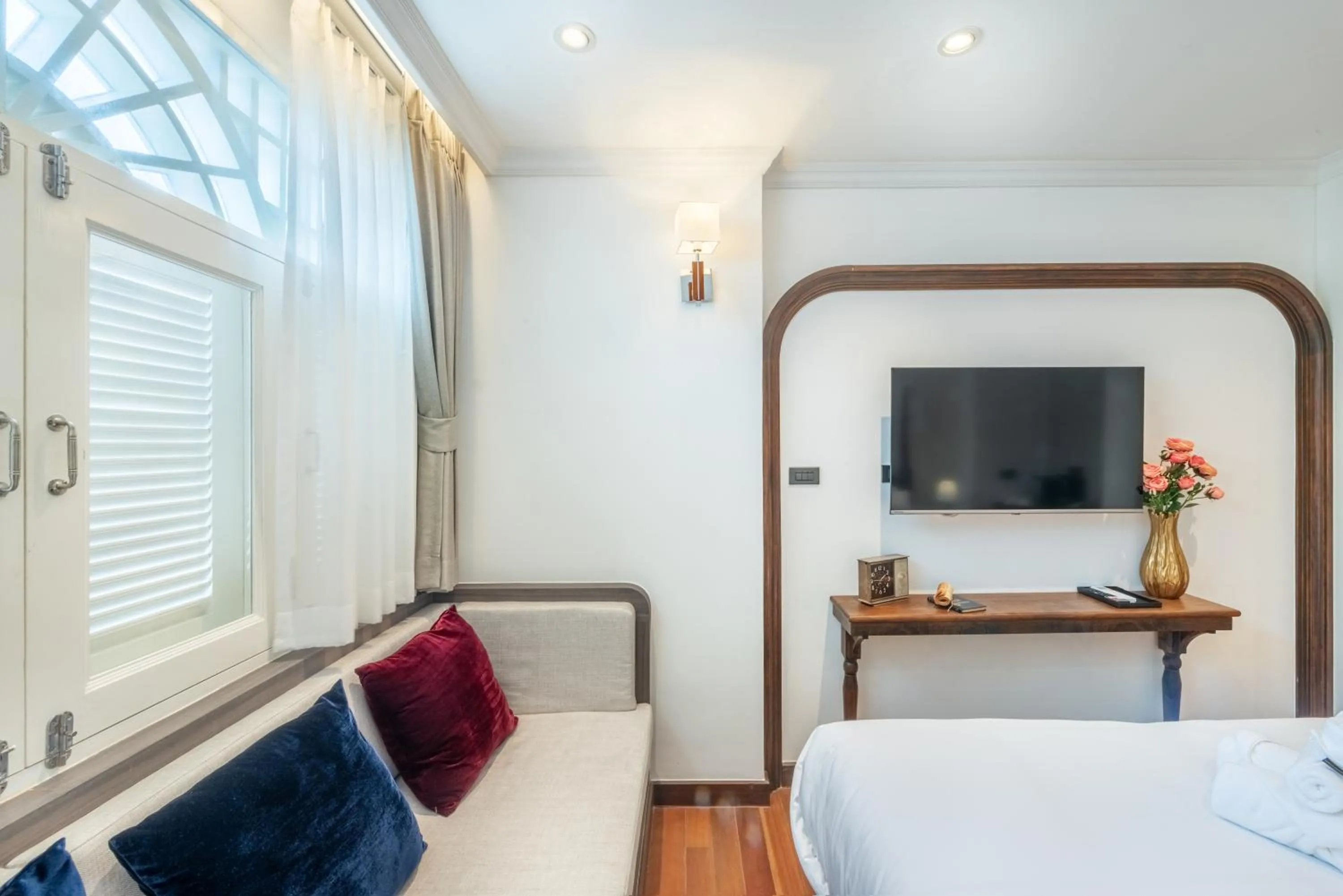 Bed in Cherie Bangkok Boutique Hotel