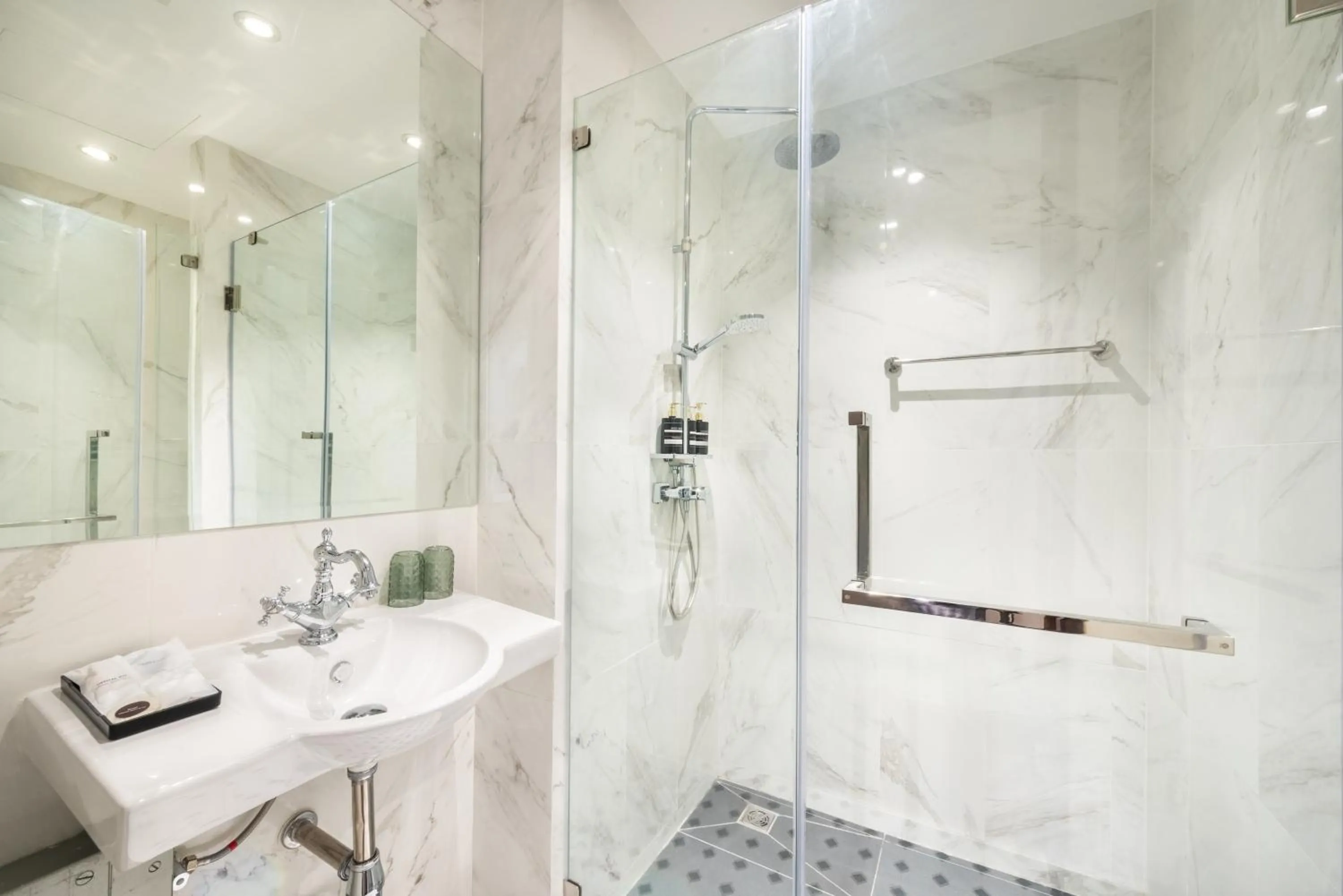 Cherie Bangkok Boutique Hotel