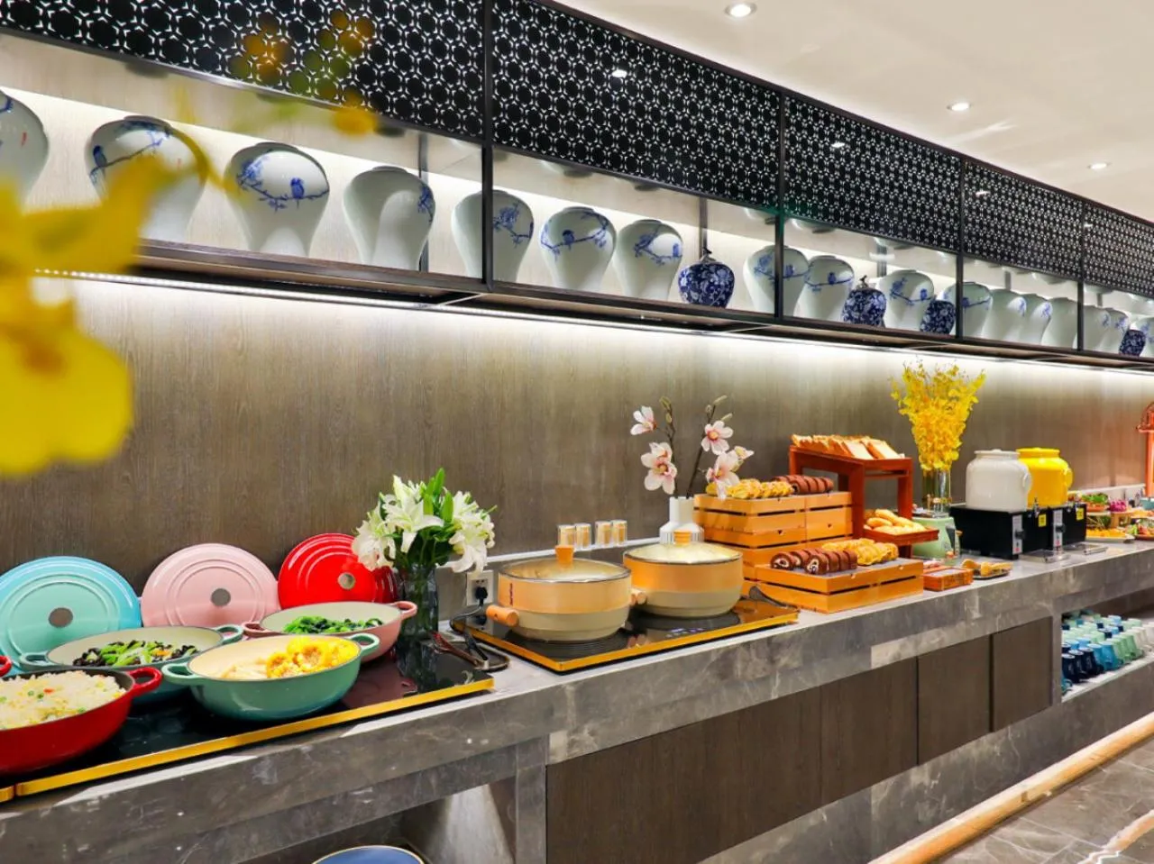 Restaurant/places to eat in Crystal Orange Hotel - Shanghai The Bund Jinling East Road