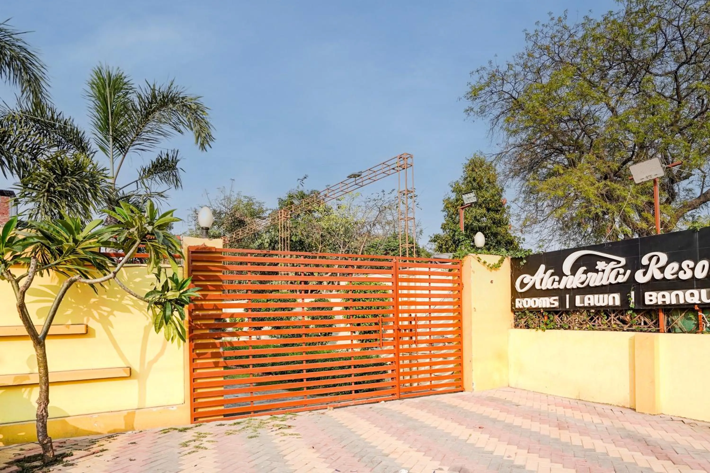 Facade/entrance in Hotel O Alankrita Resort