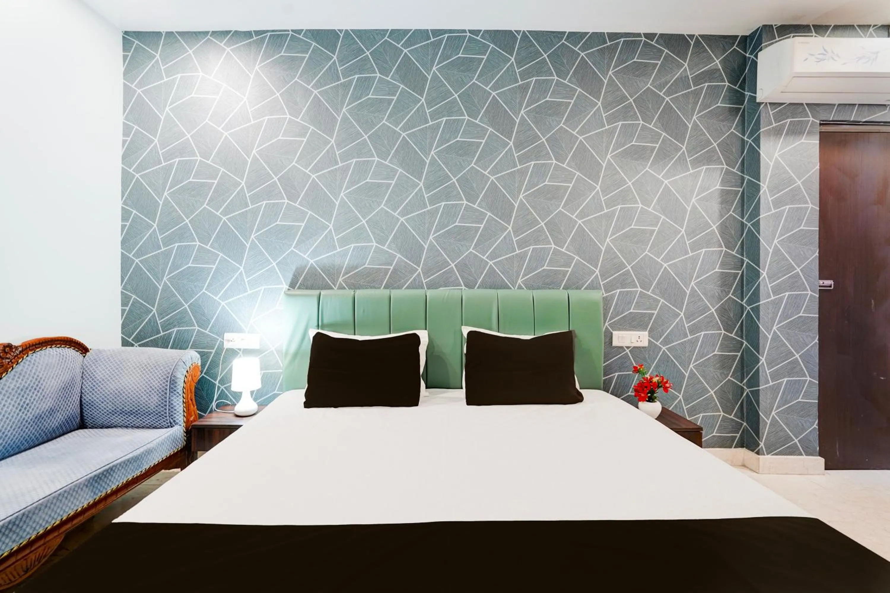 Bedroom, Bed in Hotel O Alankrita Resort