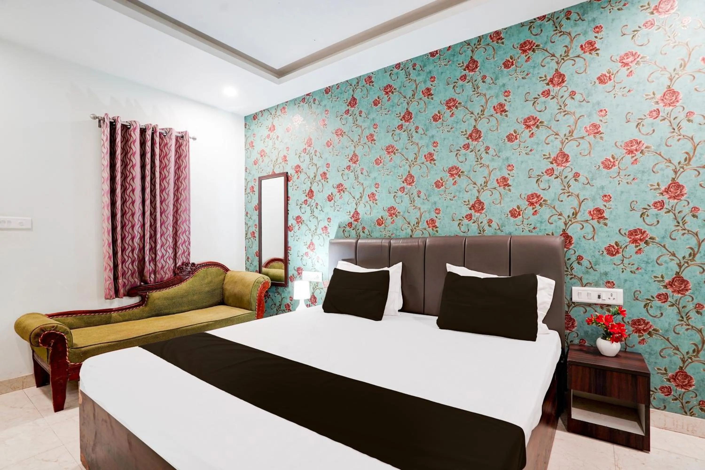 Bedroom, Bed in Hotel O Alankrita Resort