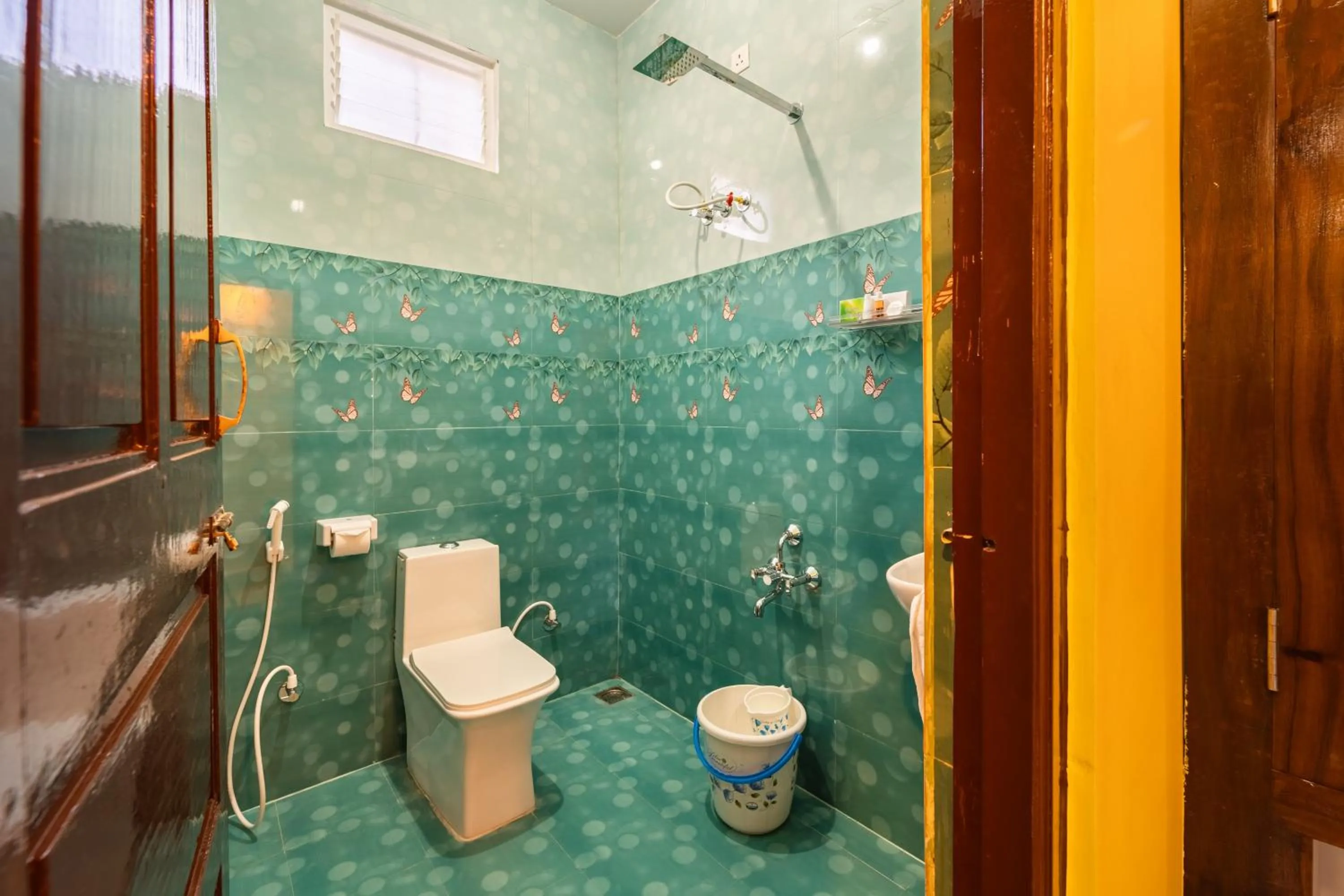 Toilet in Teak Leaf Gateway Villa with Swimming Pool Indoor Games