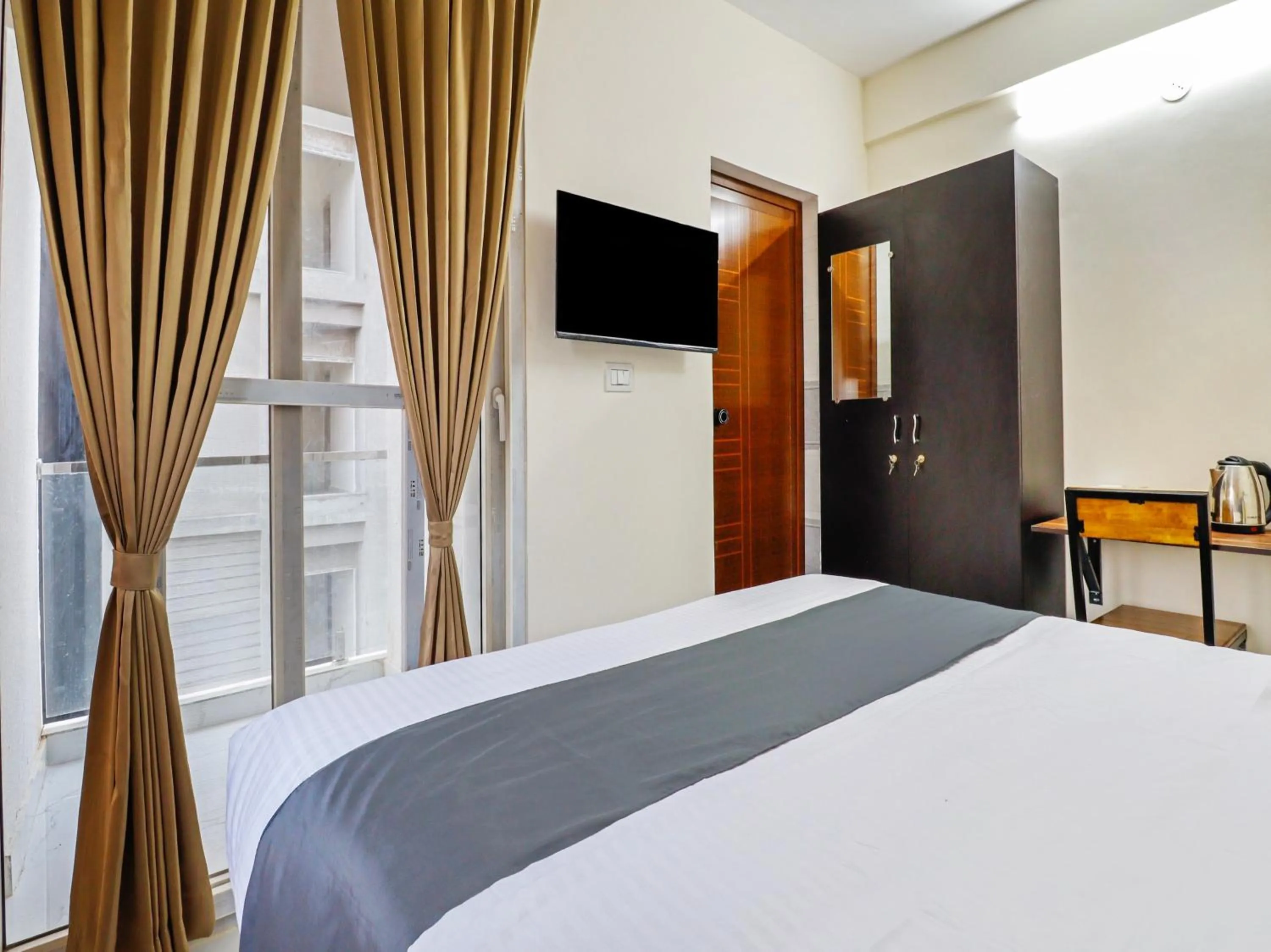 Bedroom, Bed in Super Townhouse Bellandur Near Embassy Tech Village