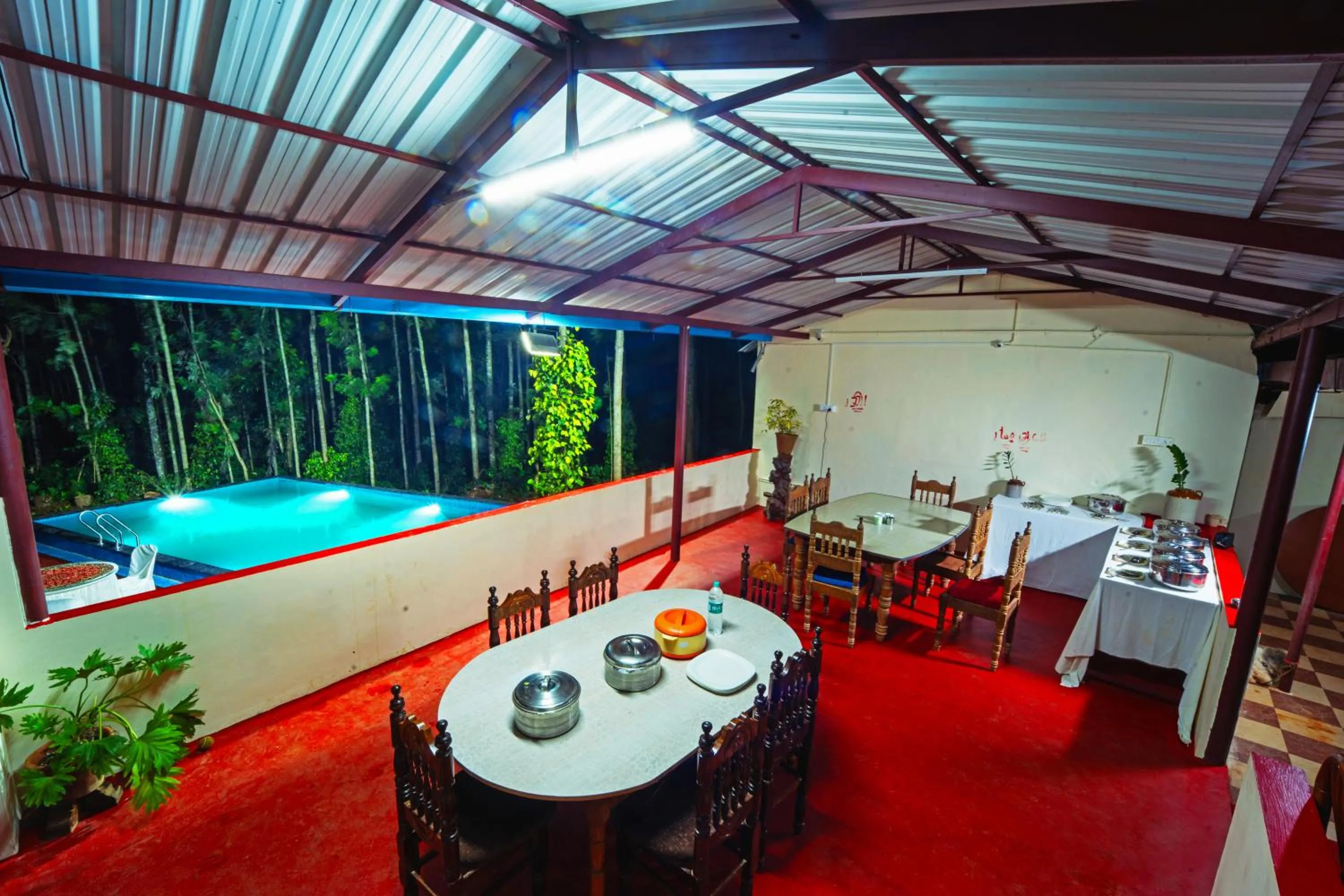 Restaurant/places to eat in Enso Luxury Stays