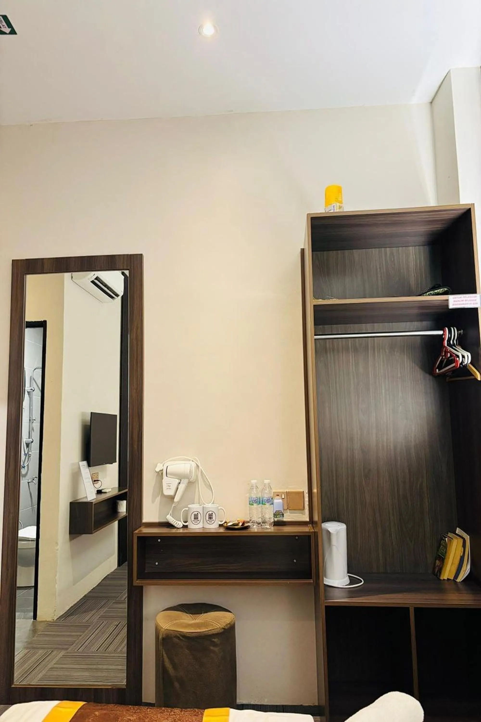 wardrobe in Casa Colney Hotel Ipoh