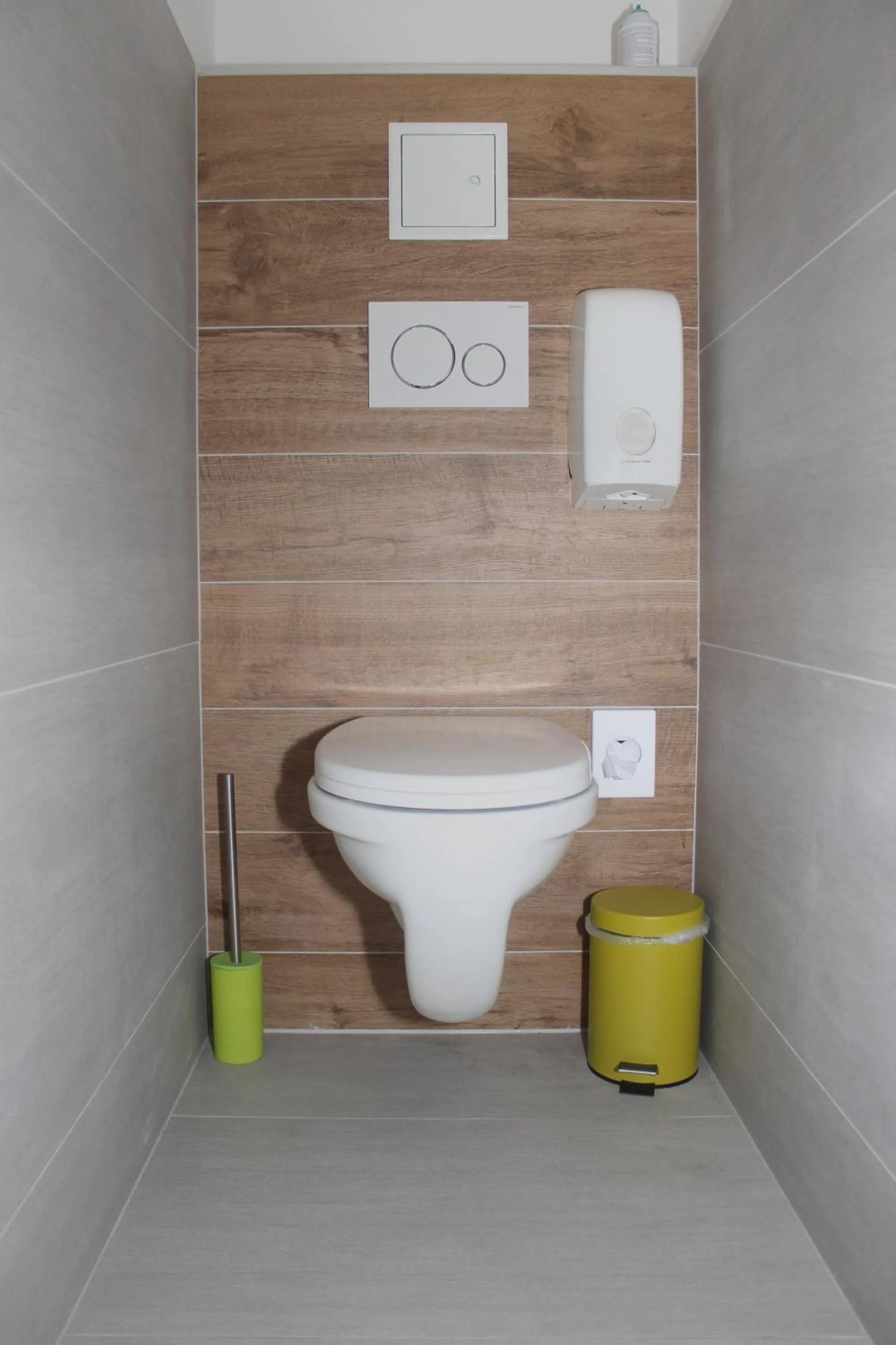 Toilet in Christiano Apartments 1060 CITY