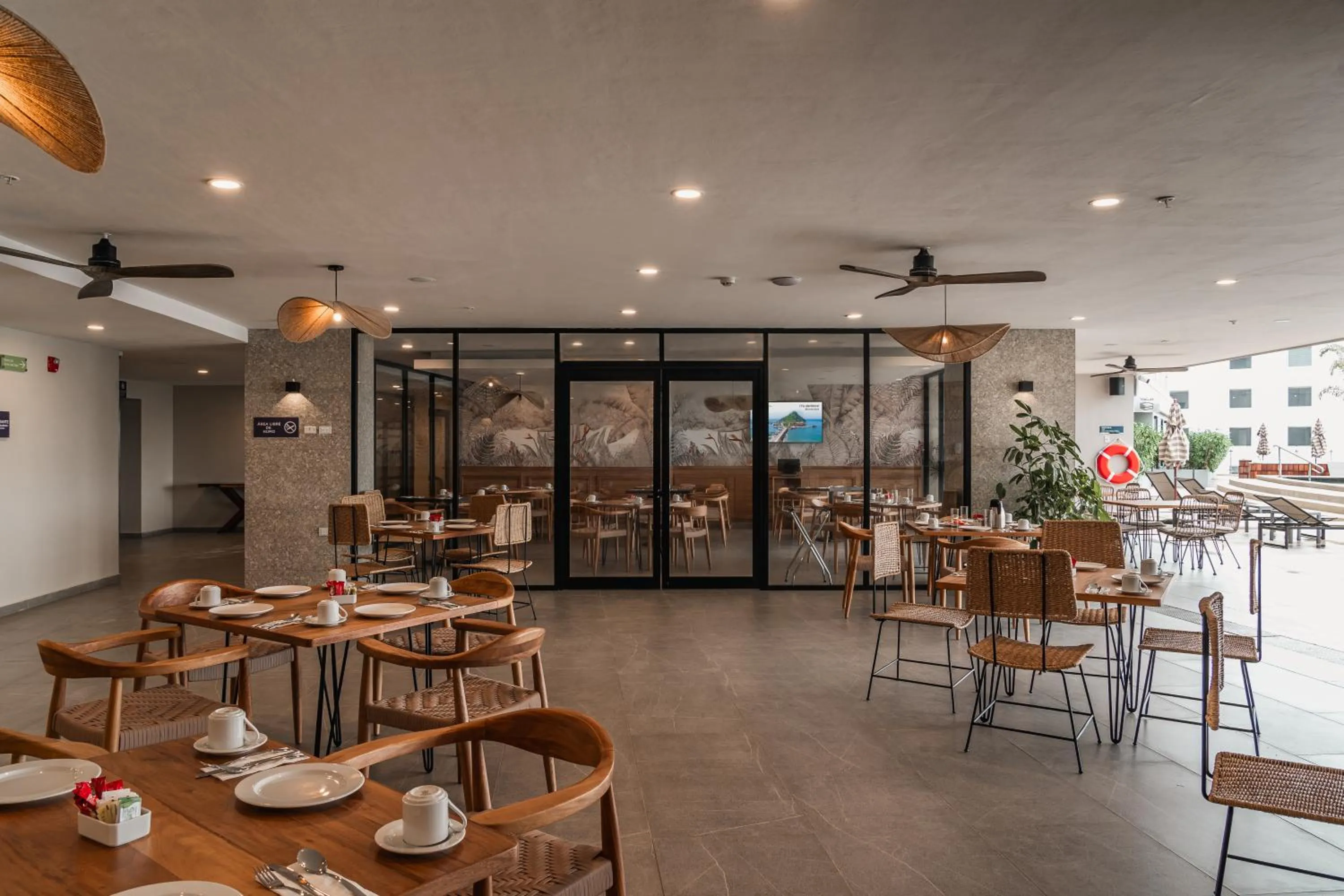 Restaurant/places to eat in Wyndham Garden Mazatlan Marina