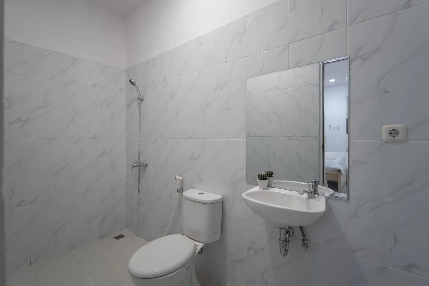 Toilet in Cove Aventurine