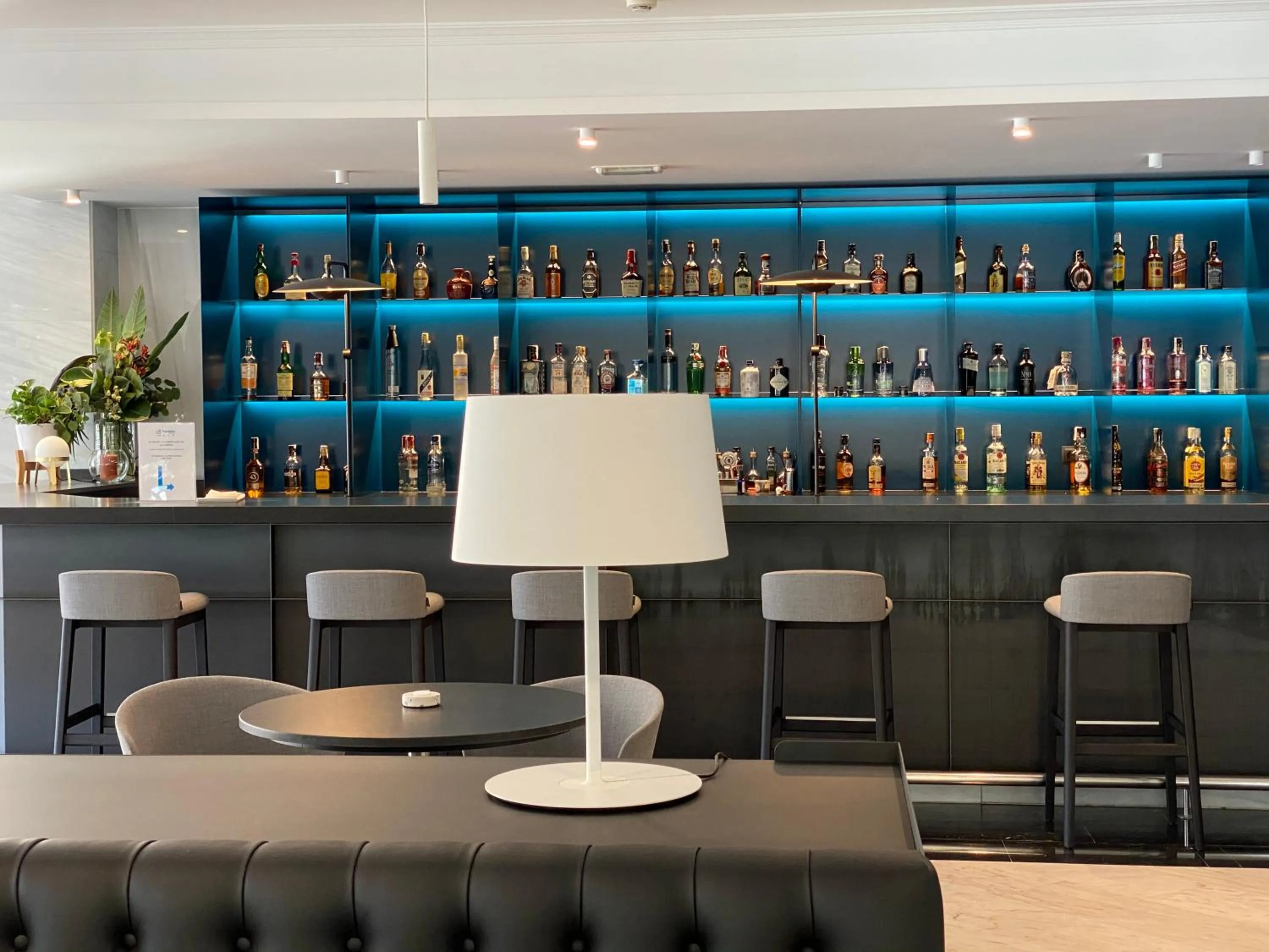 Lounge or bar in Hotel Carlos I Silgar