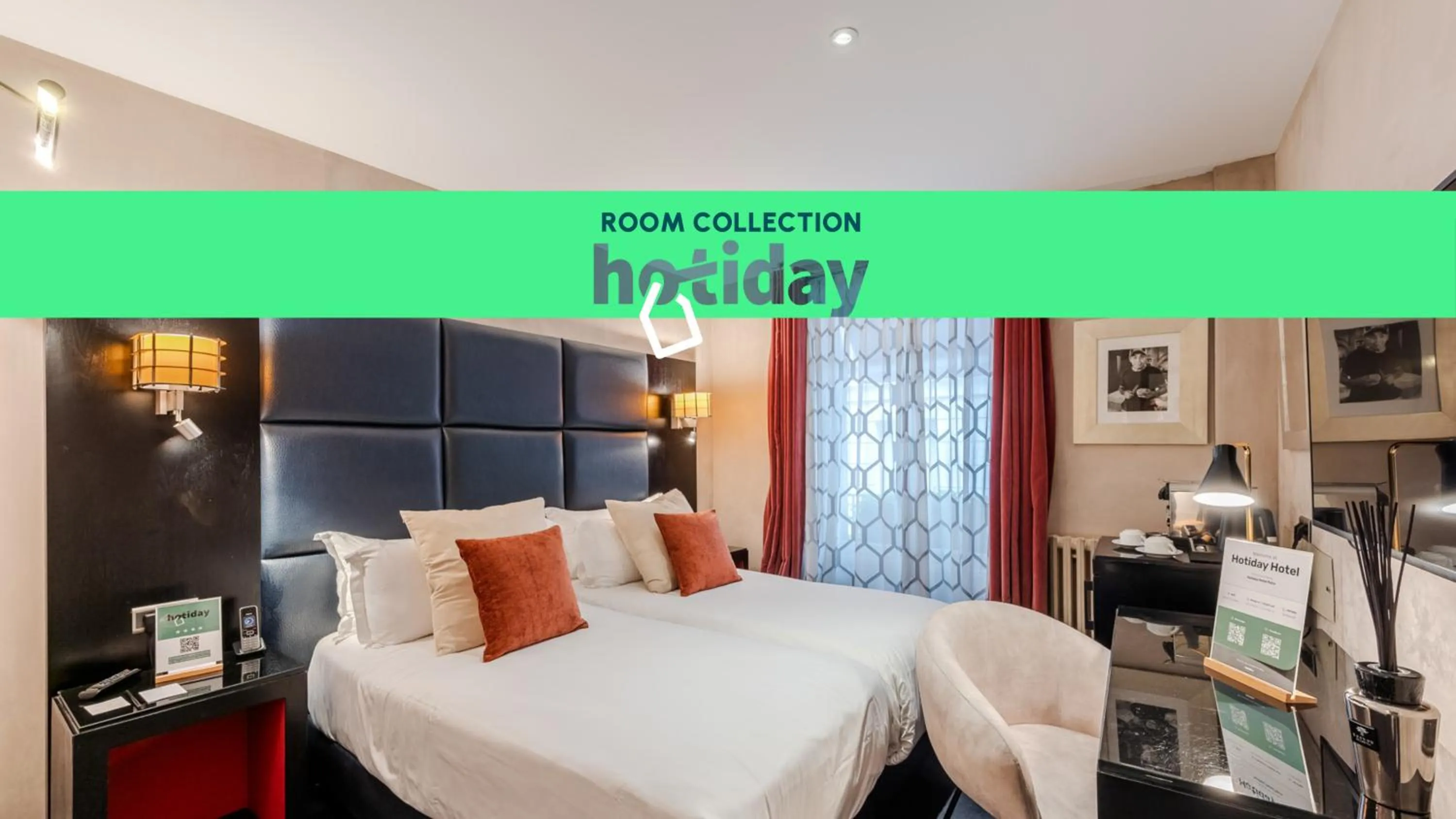 Text overlay, Bed in Hotiday Room Collection - Paris Arc de Triomphe