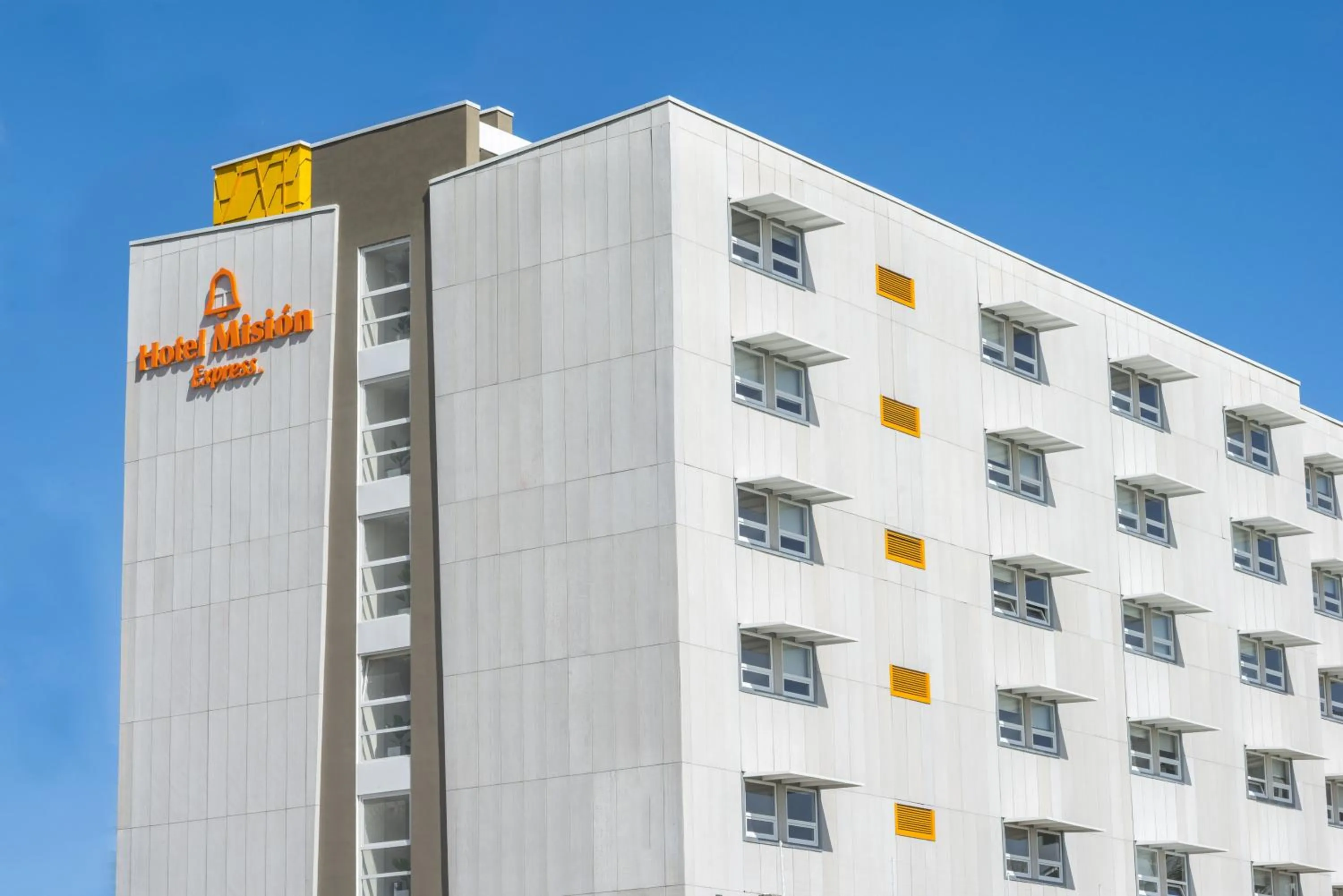 Property building in Mision Express Queretaro