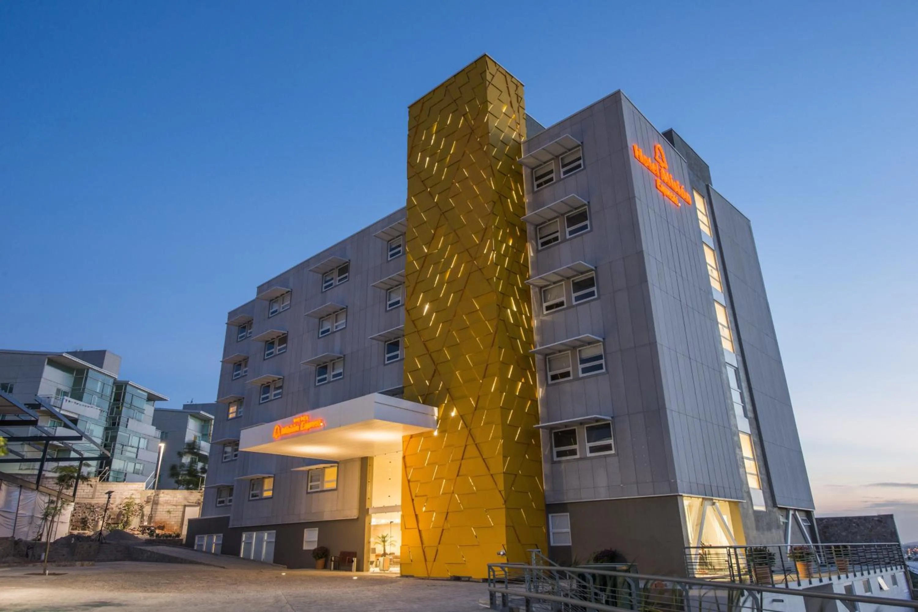 Property building in Mision Express Queretaro