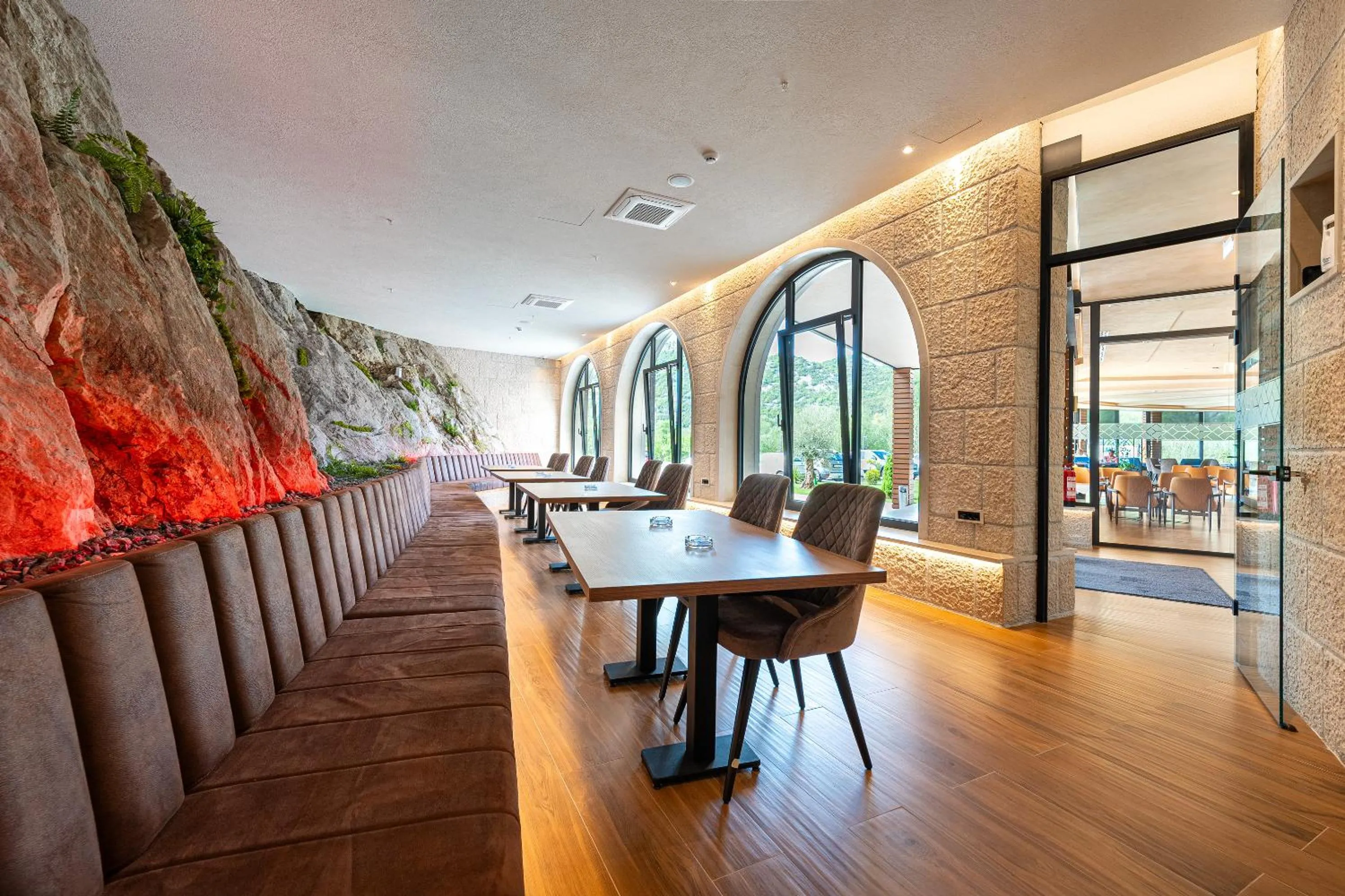 Seating area in Hotel De‘Andros Virpazar