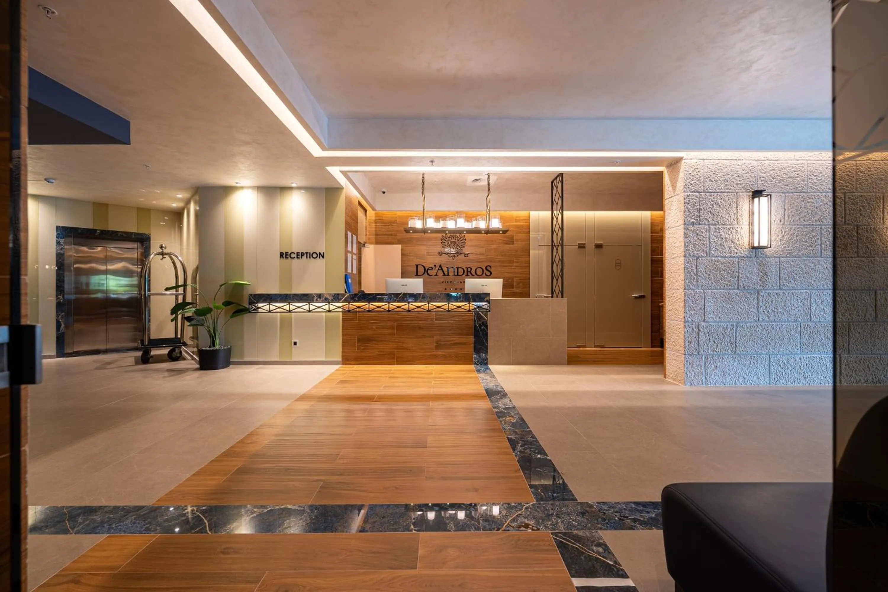 Lobby or reception in Hotel De‘Andros Virpazar
