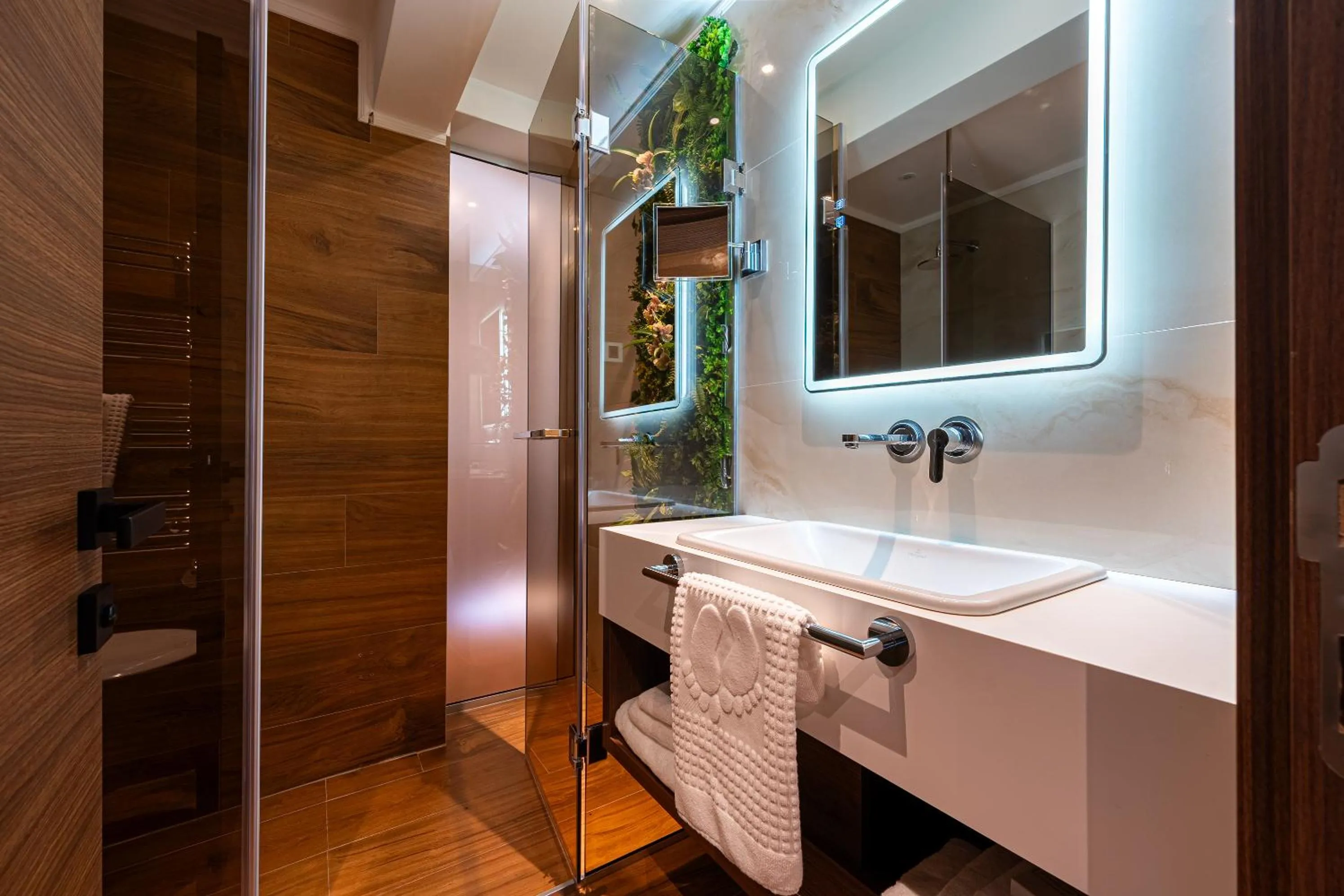 Bathroom in Hotel De‘Andros Virpazar