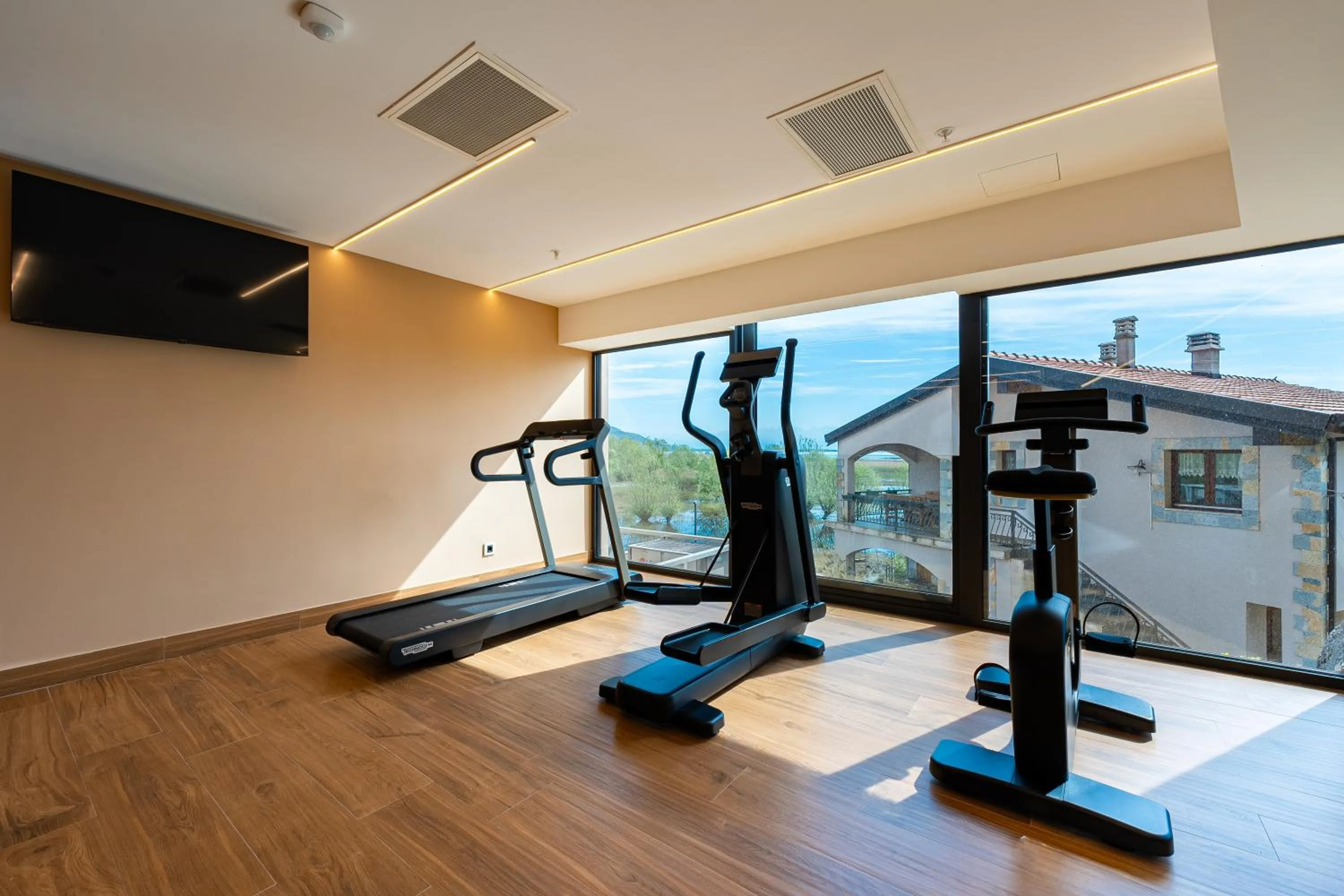 TV and multimedia in Hotel De‘Andros Virpazar