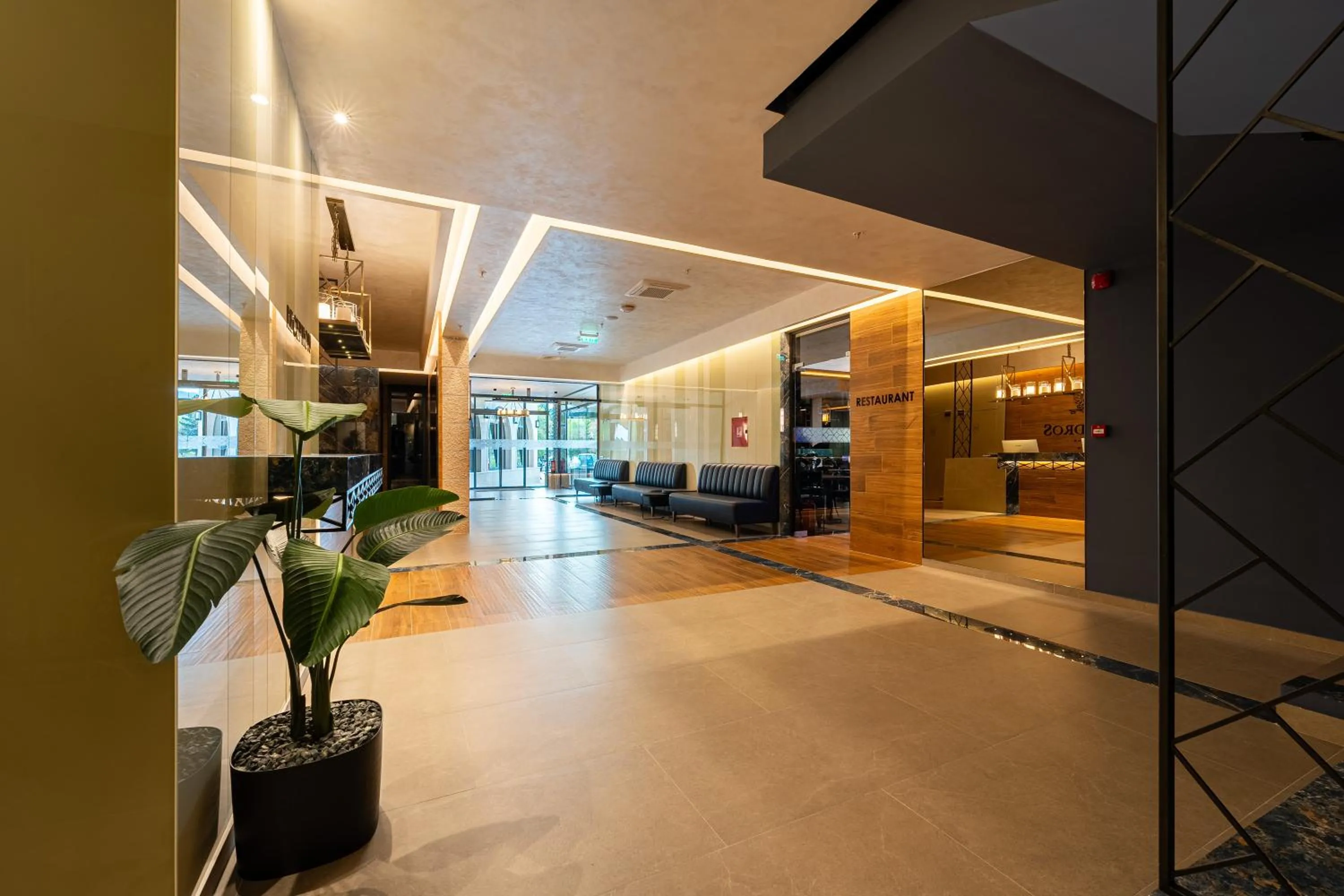 Lobby or reception in Hotel De‘Andros Virpazar