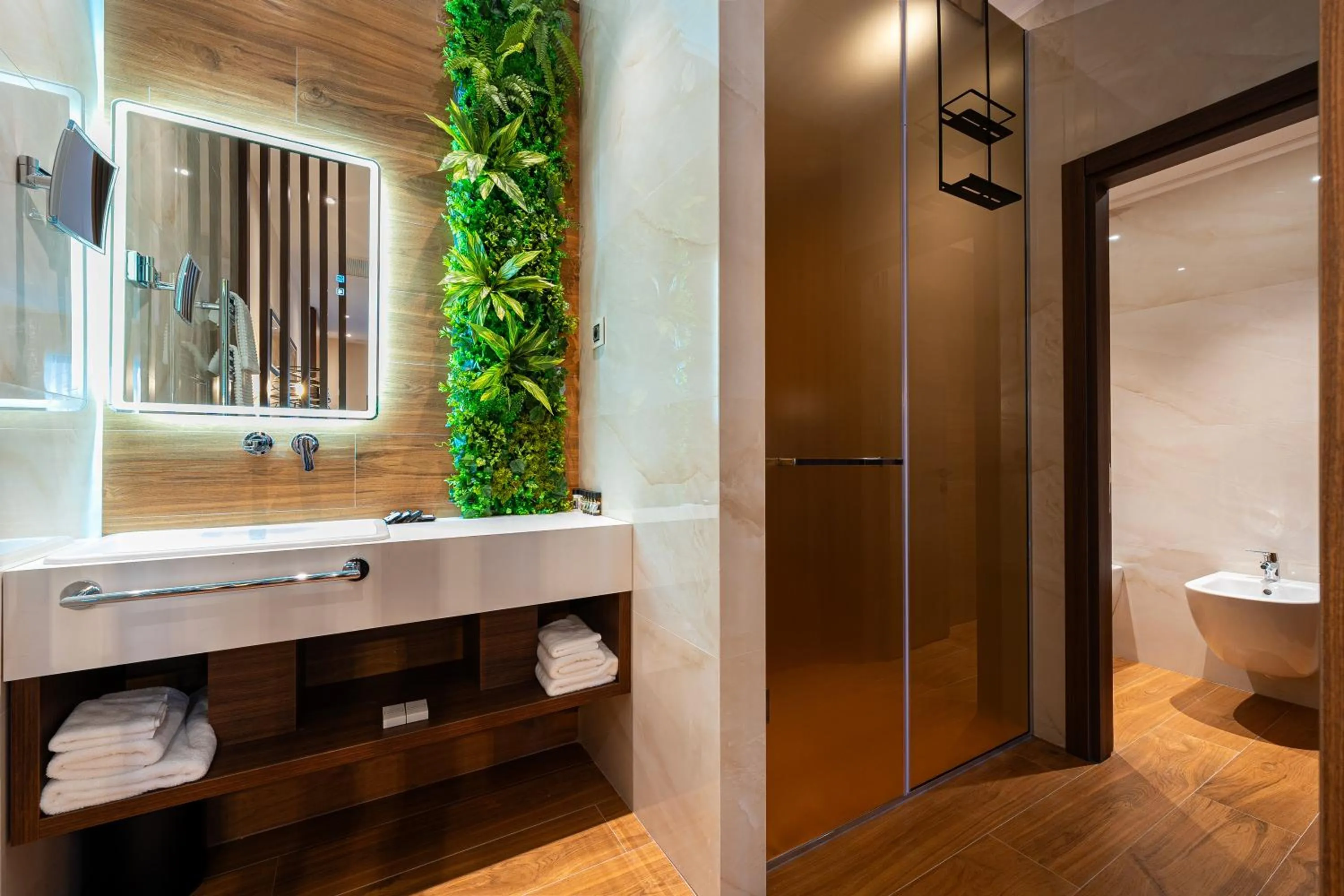 Bathroom in Hotel De‘Andros Virpazar