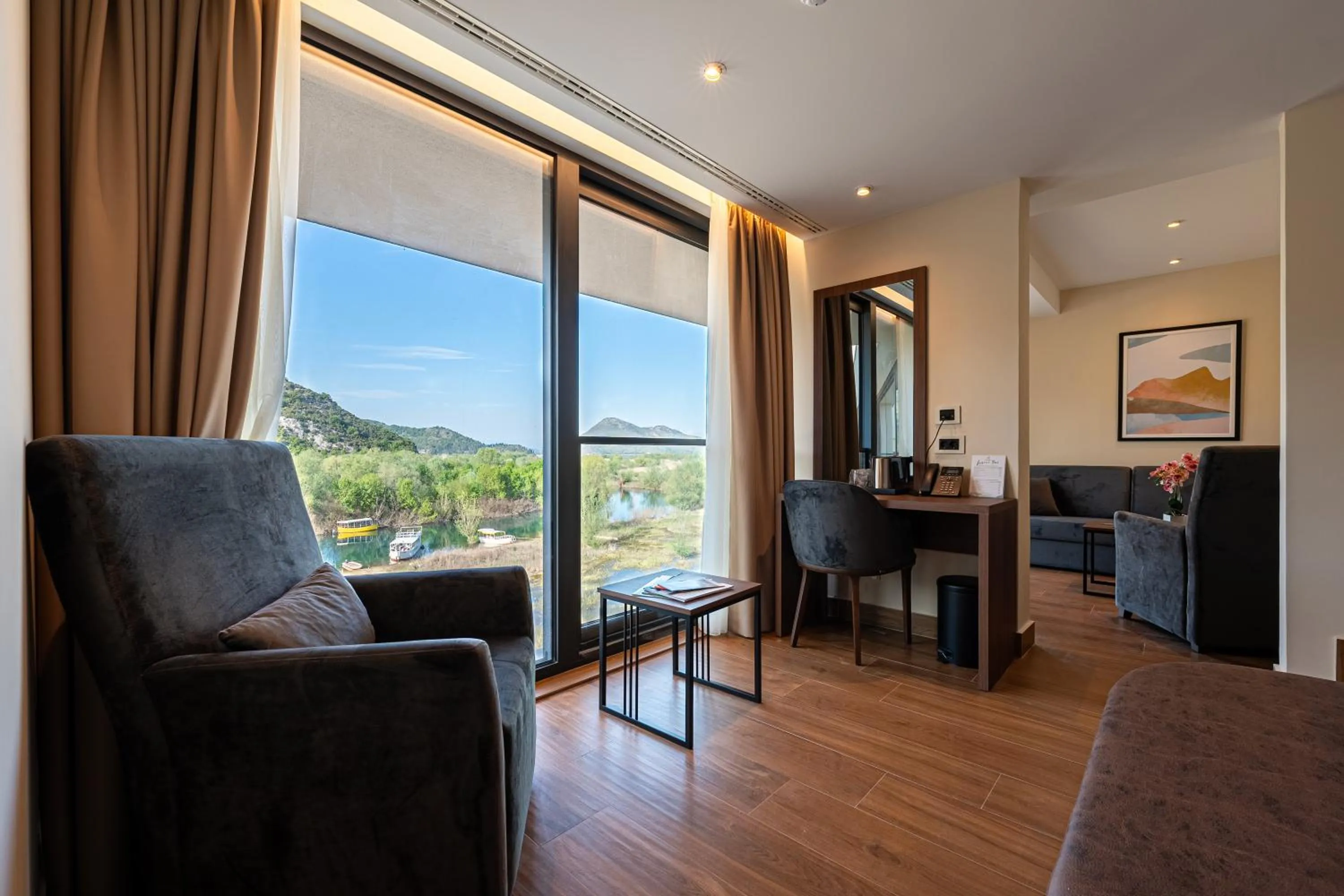Seating area in Hotel De‘Andros Virpazar