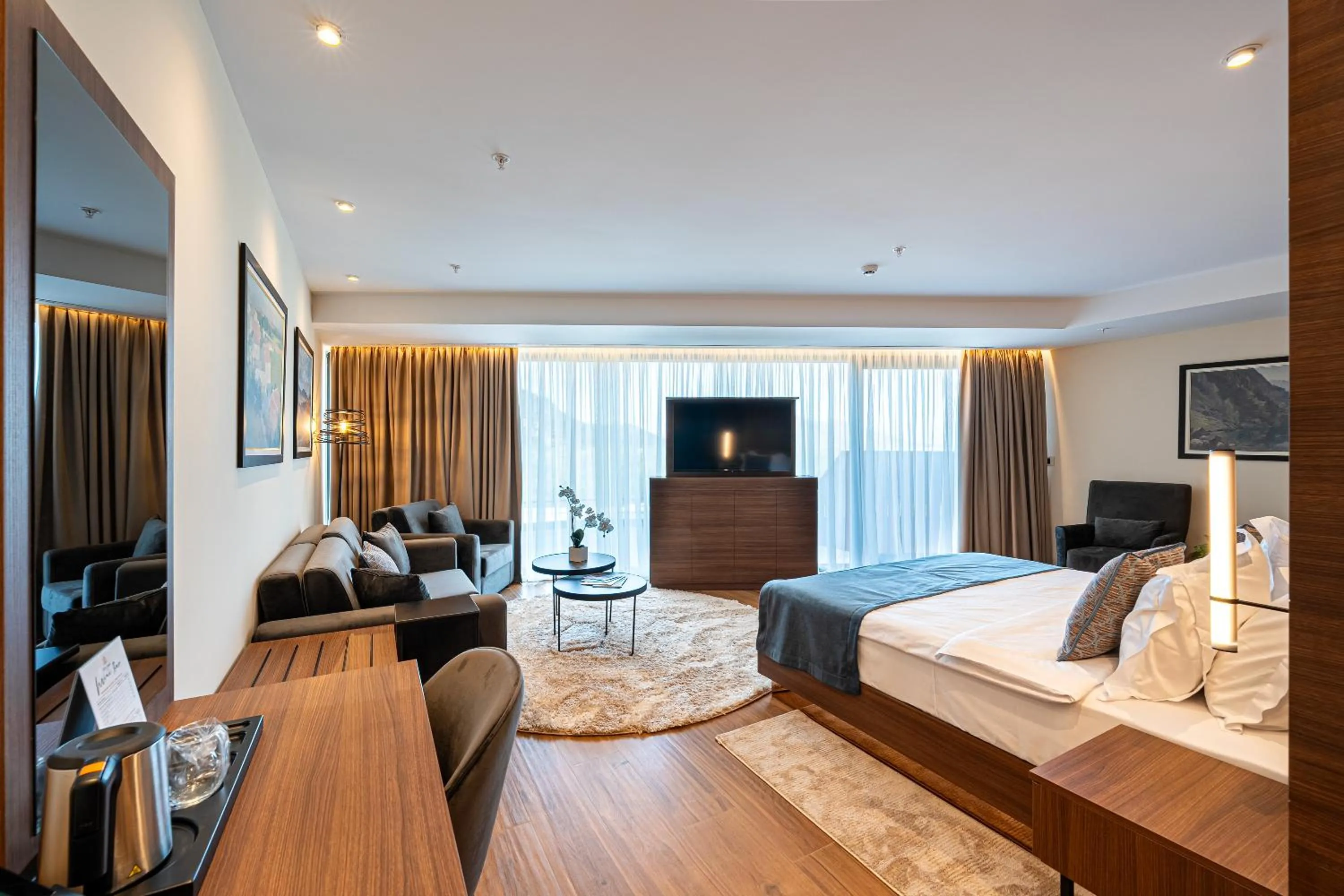 TV and multimedia, Bed in Hotel De‘Andros Virpazar