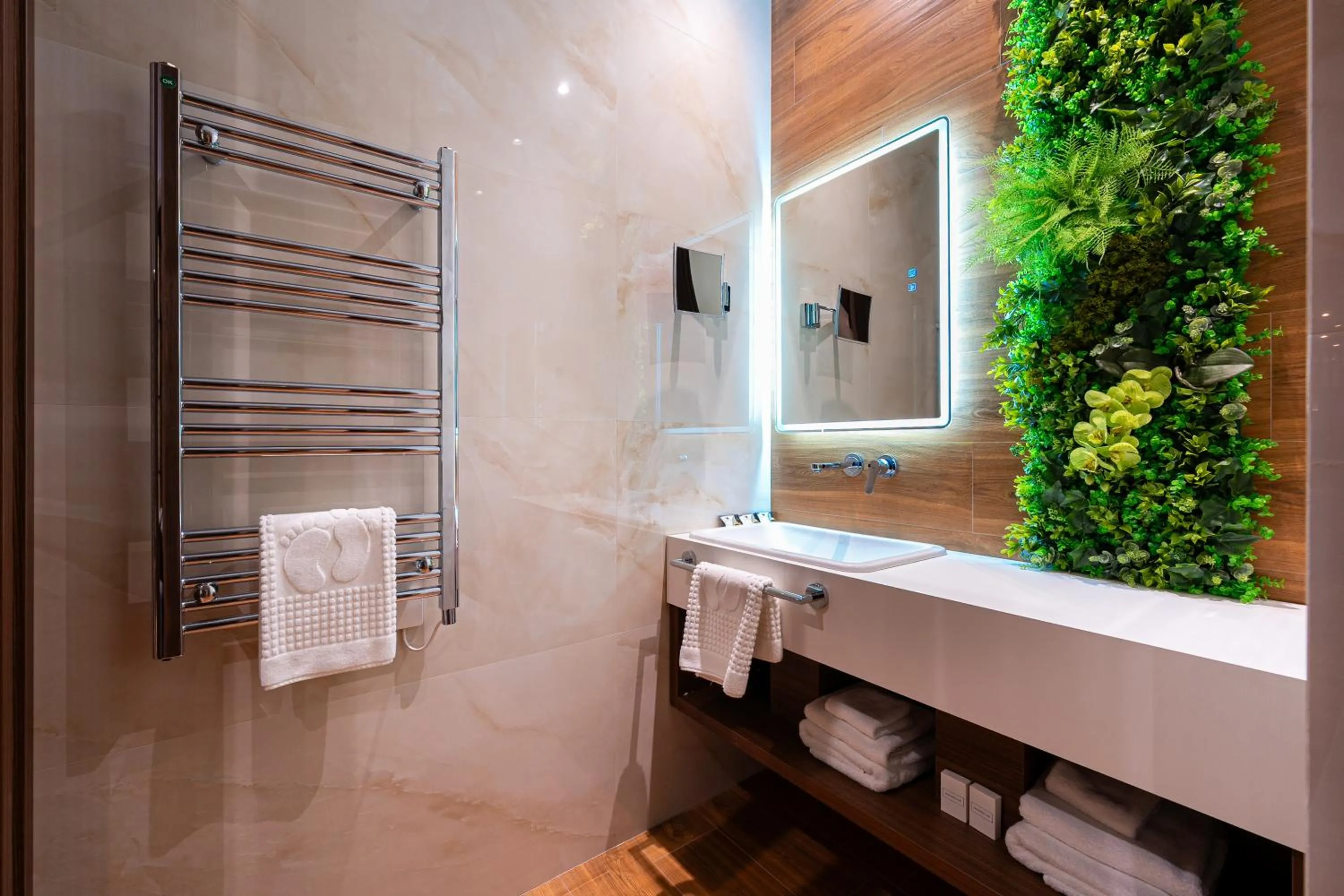 Bathroom in Hotel De‘Andros Virpazar