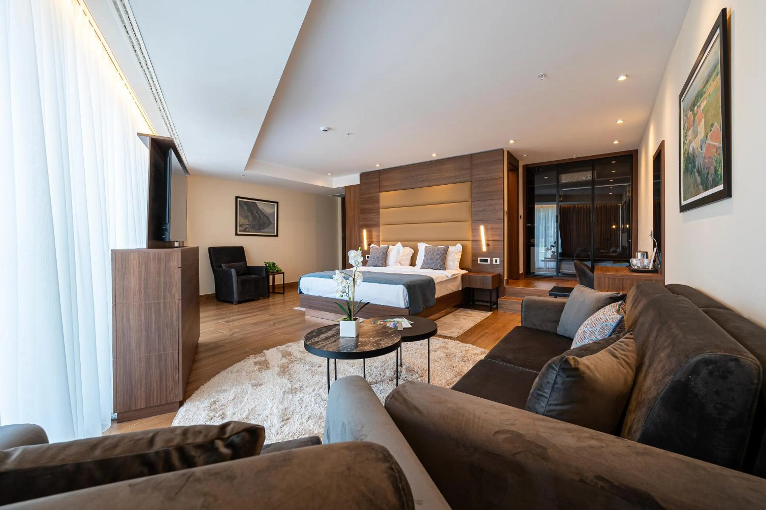 Photo of the whole room in Hotel De‘Andros Virpazar