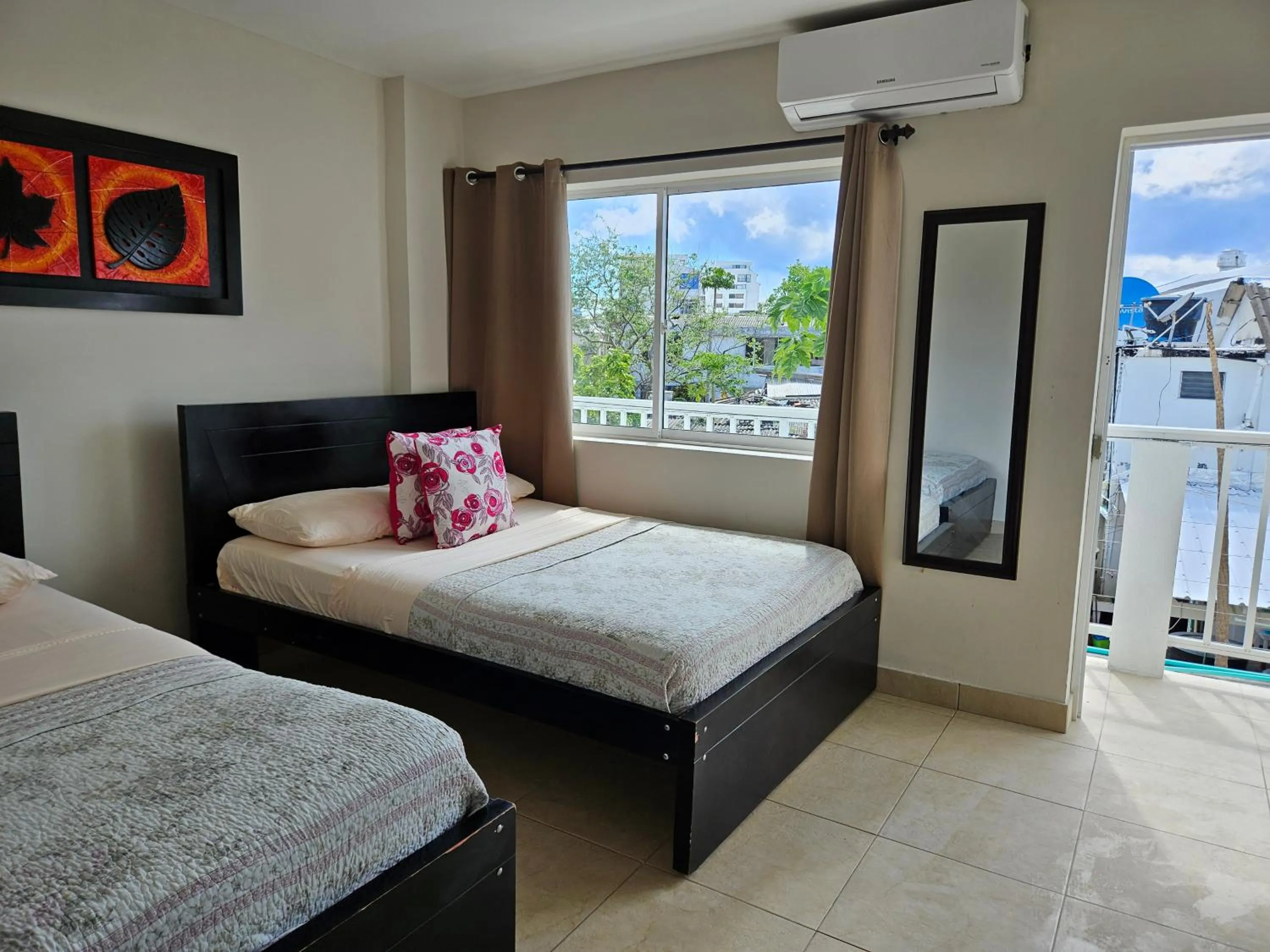Photo of the whole room, Bed in Caribbean Island Hotel Piso 2