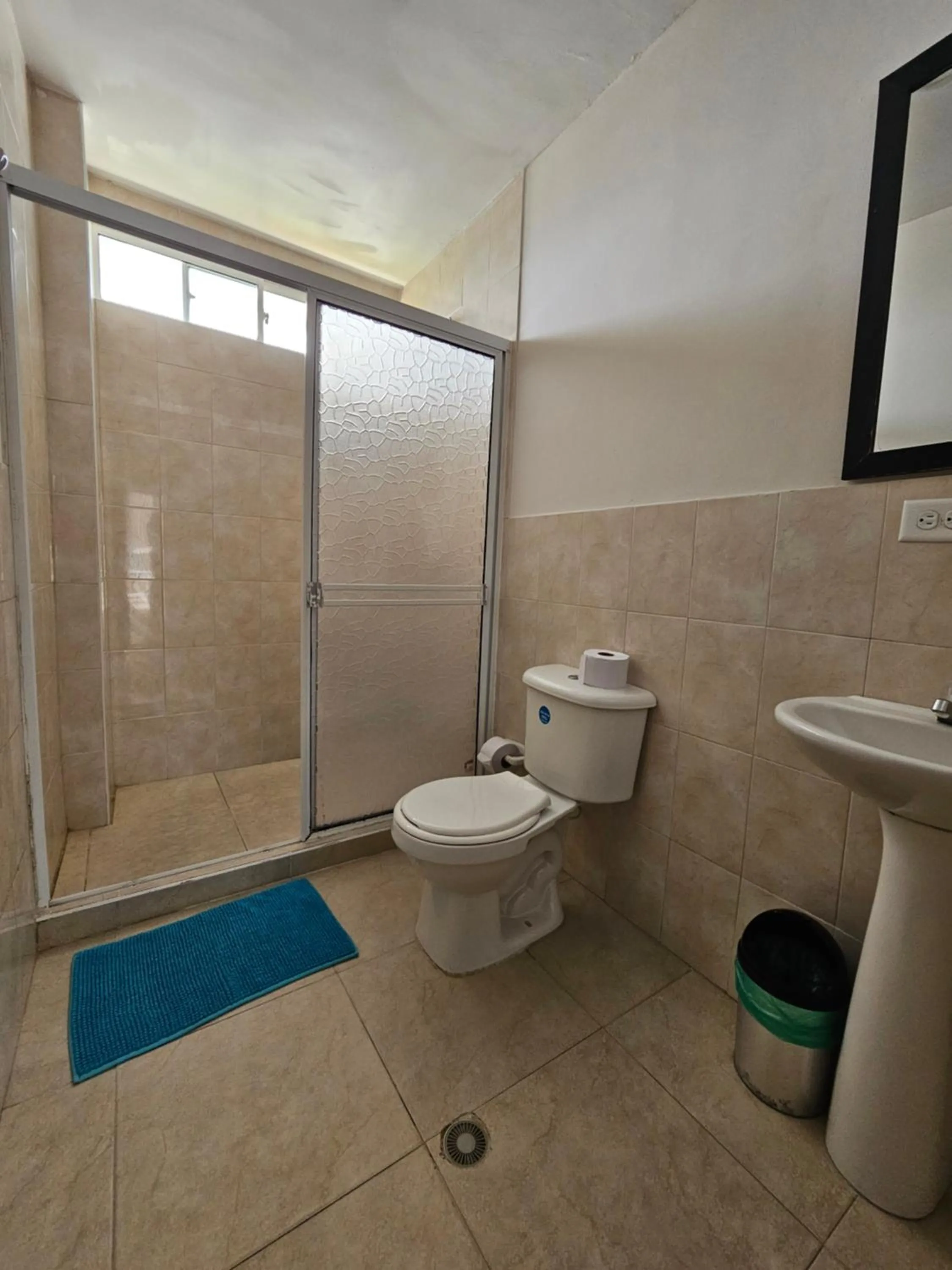 Shower in Caribbean Island Hotel Piso 2