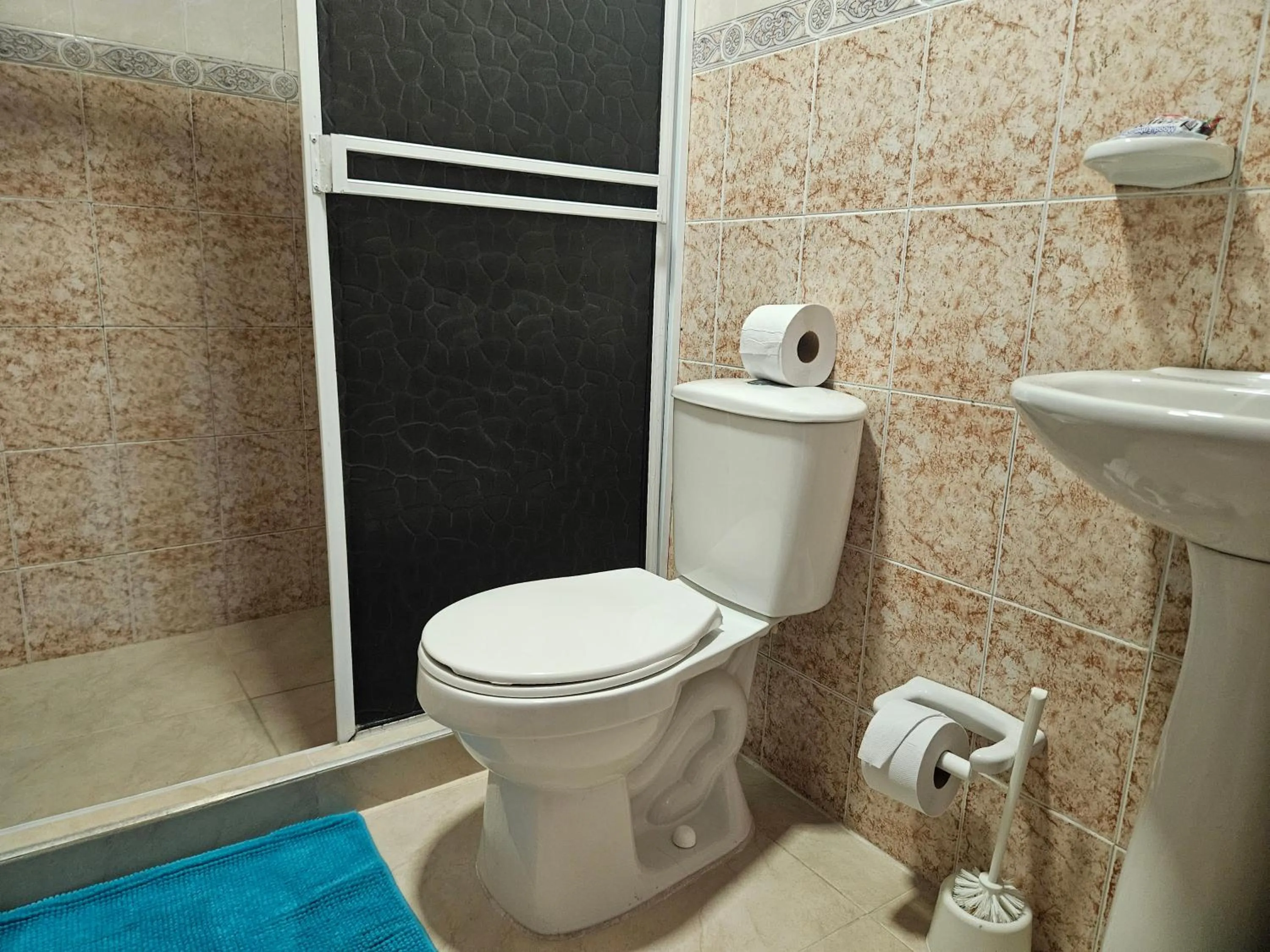 Shower in Caribbean Island Hotel Piso 2