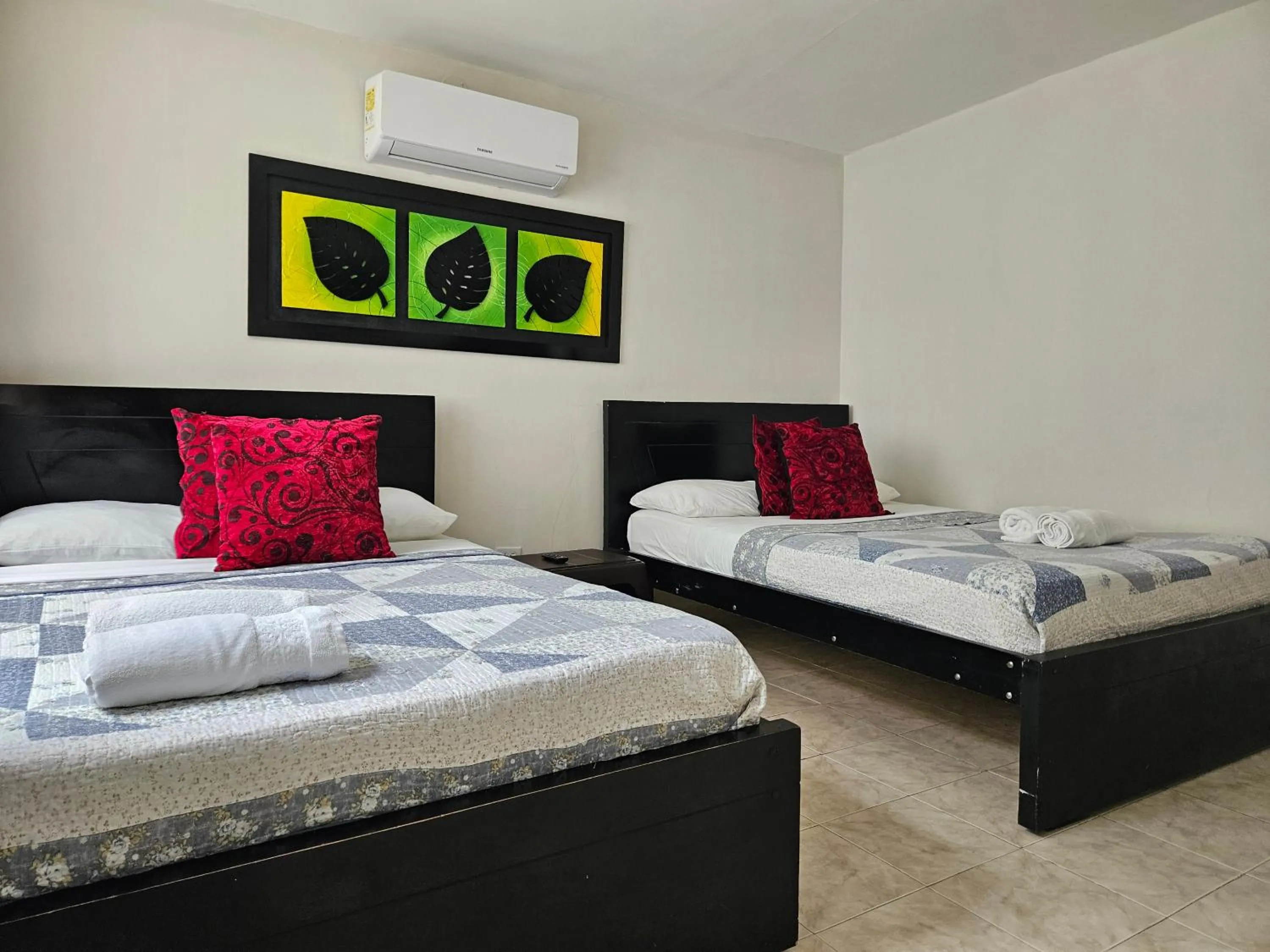 Photo of the whole room, Bed in Caribbean Island Hotel Piso 2