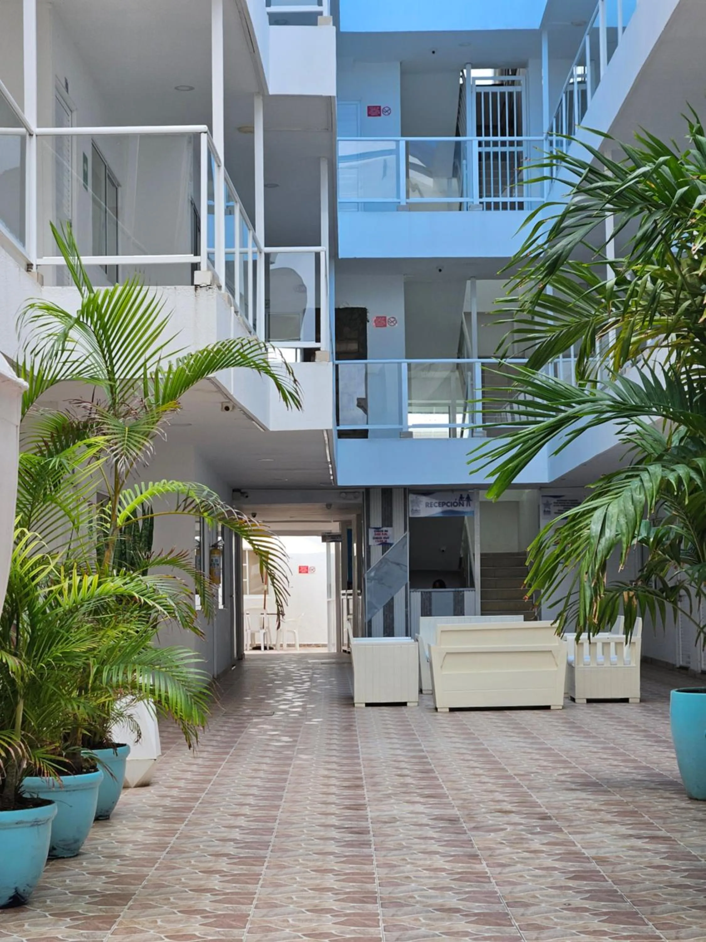 Property building in Caribbean Island Hotel Piso 2