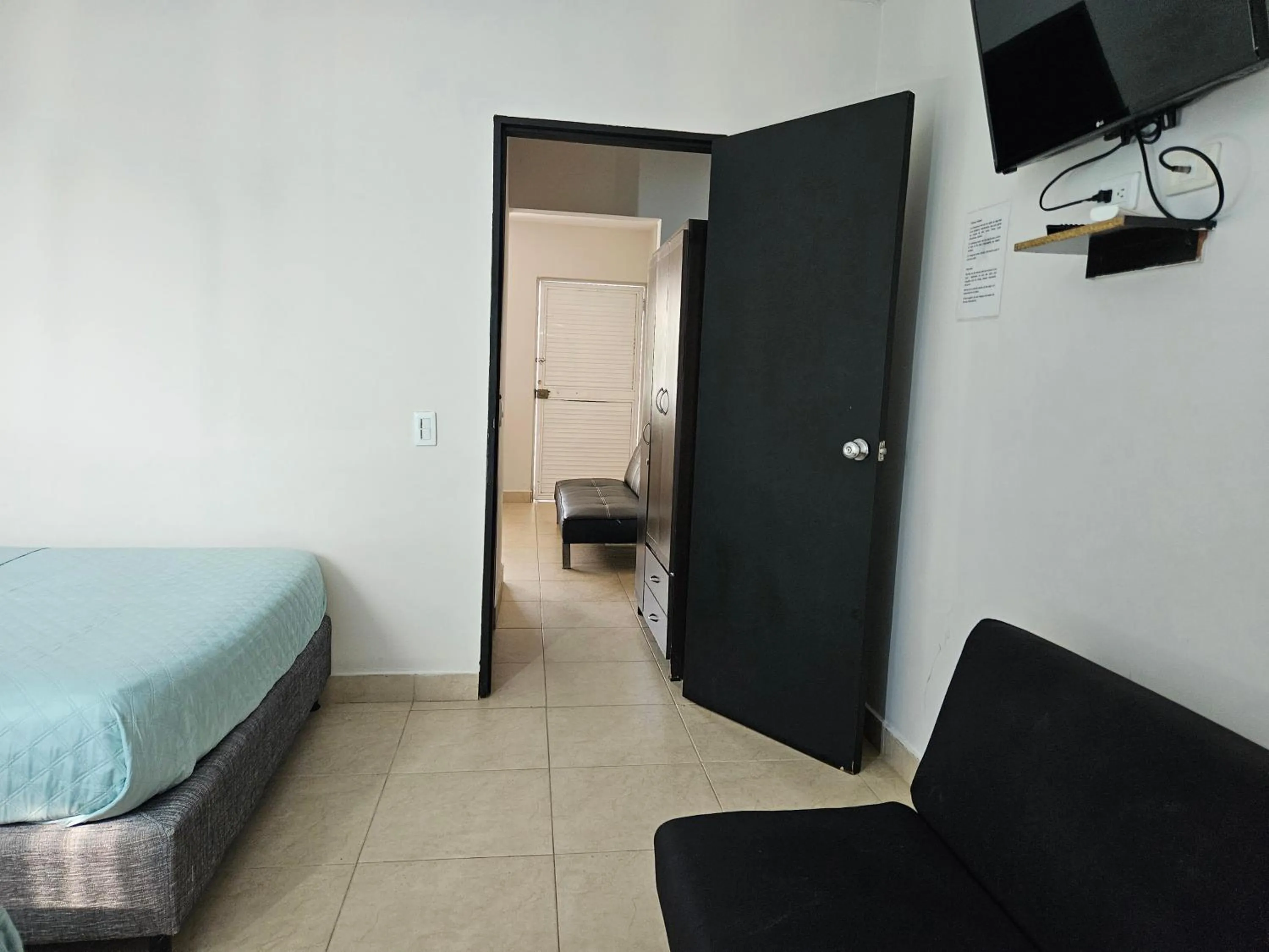 Photo of the whole room, Bed in Caribbean Island Hotel Piso 2