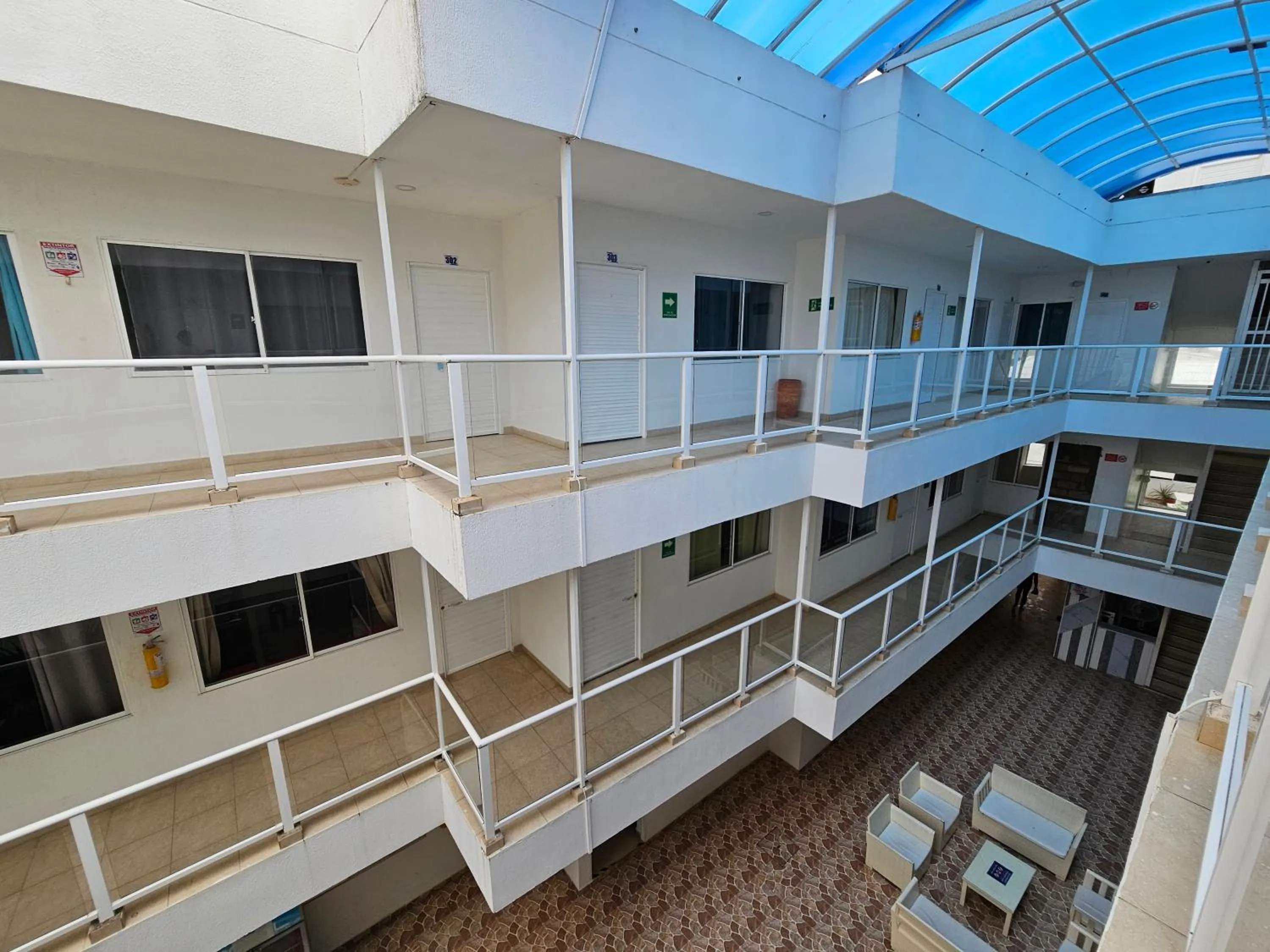 Property building in Caribbean Island Hotel Piso 2