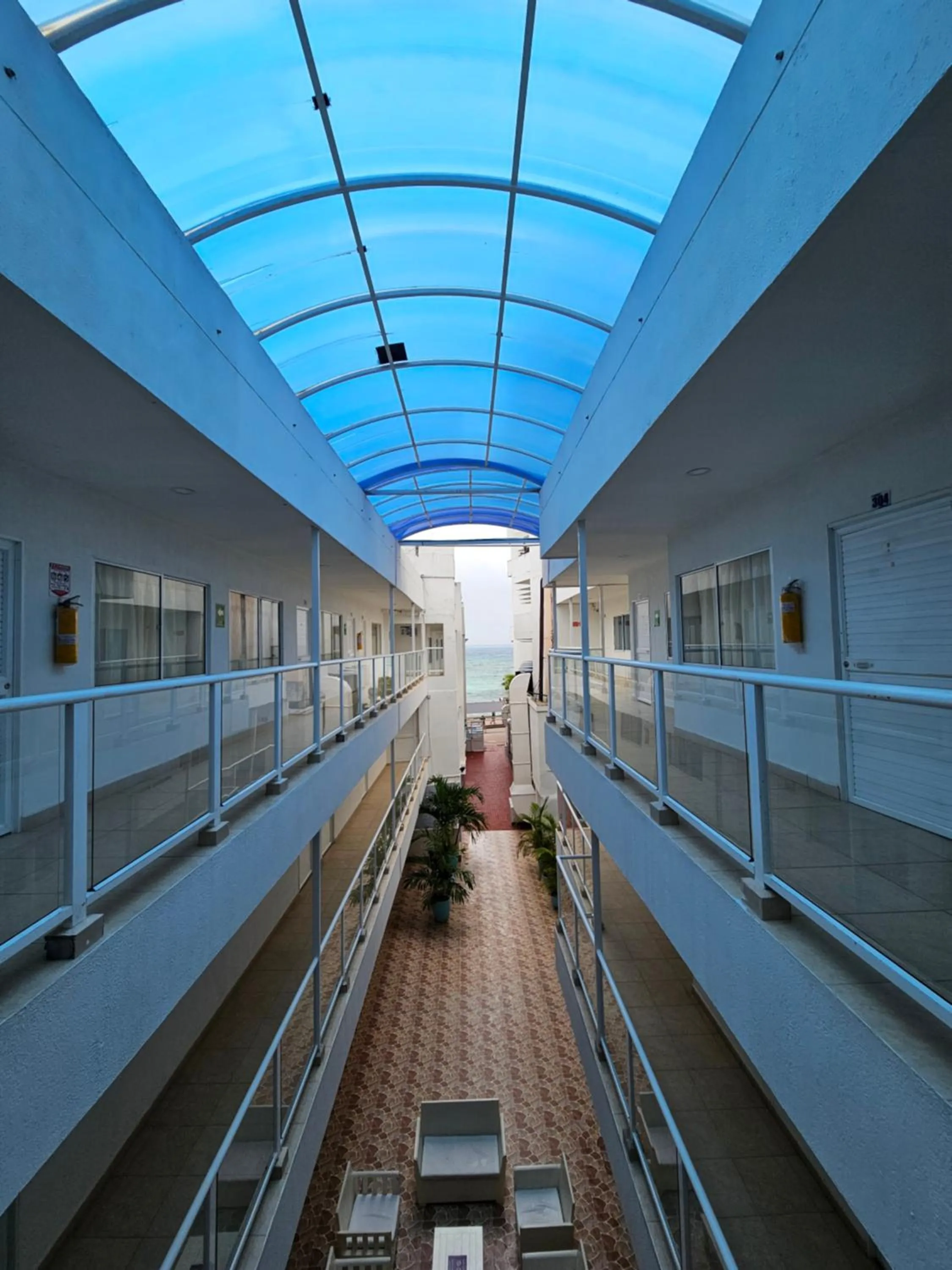 Property building in Caribbean Island Hotel Piso 2