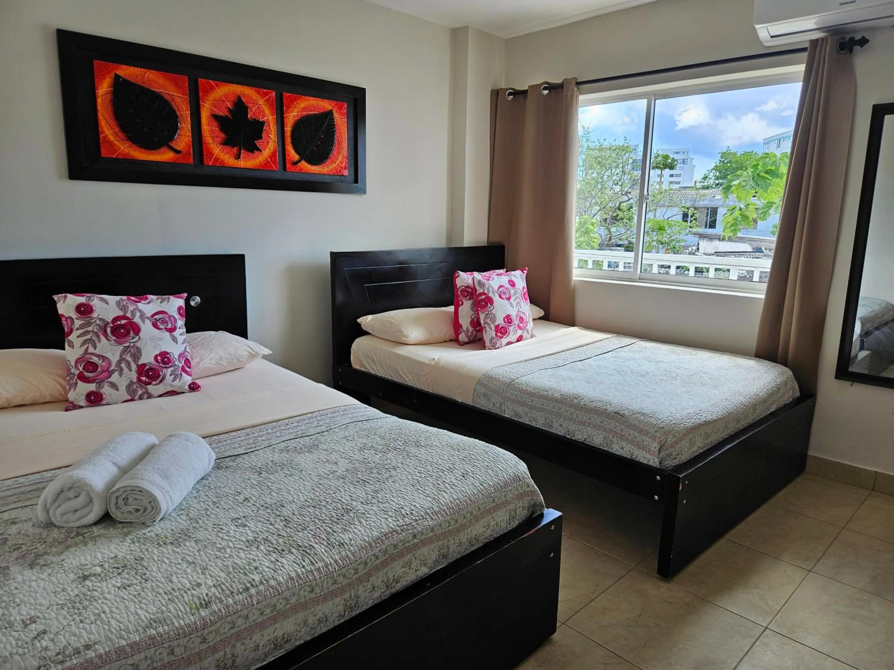 Photo of the whole room, Bed in Caribbean Island Hotel Piso 2