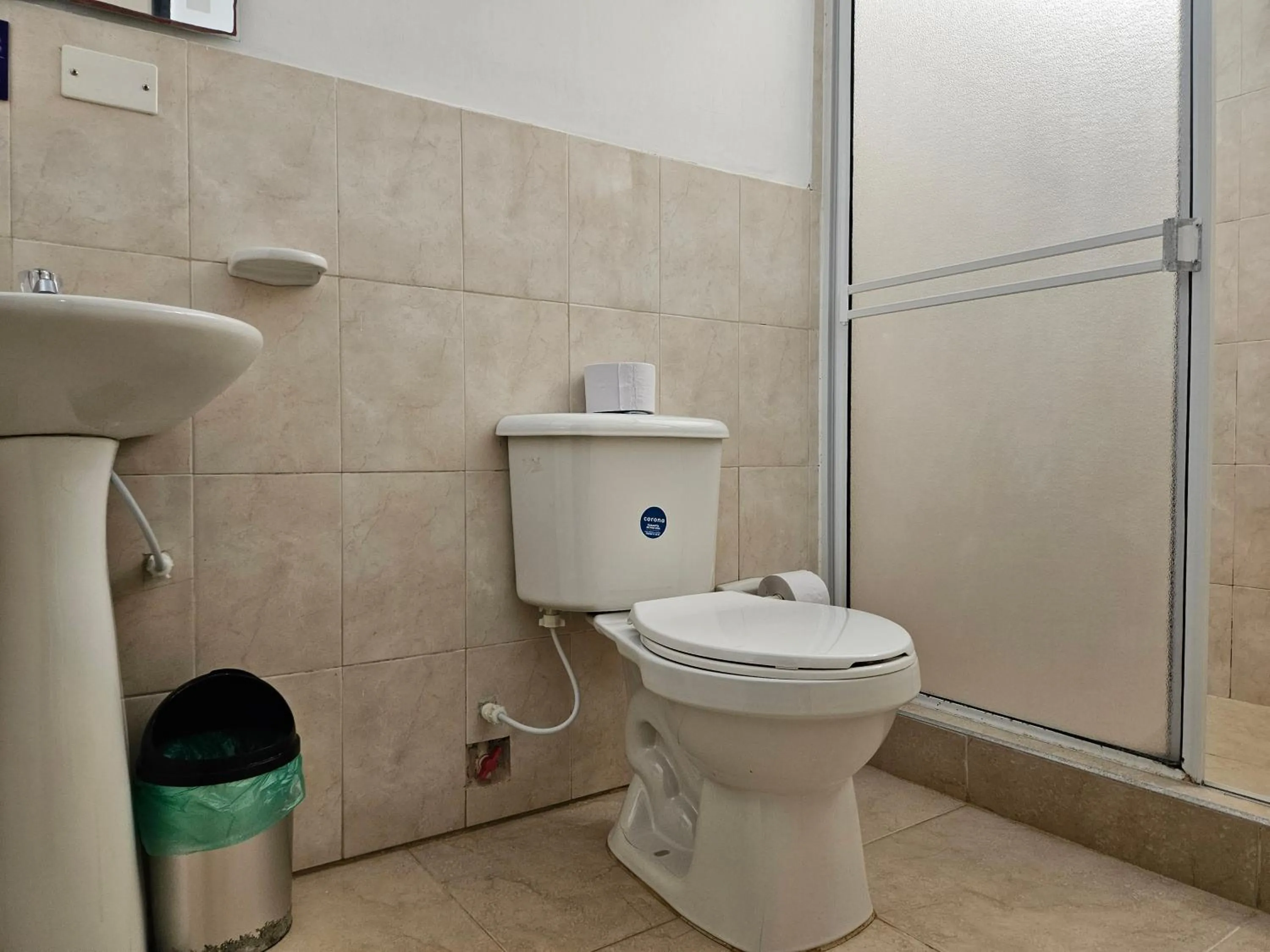 Bathroom in Caribbean Island Hotel Piso 2