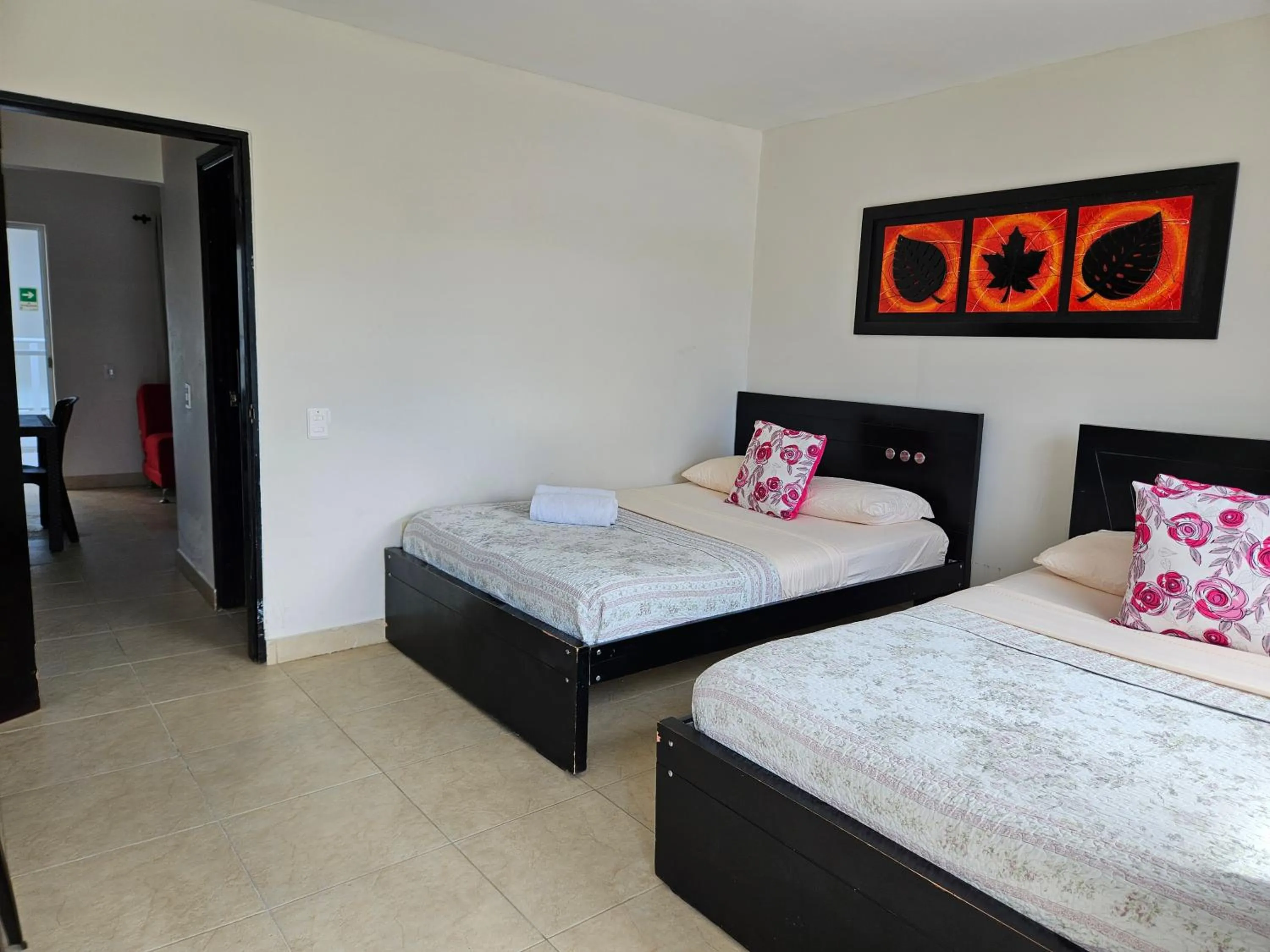 Photo of the whole room, Bed in Caribbean Island Hotel Piso 2