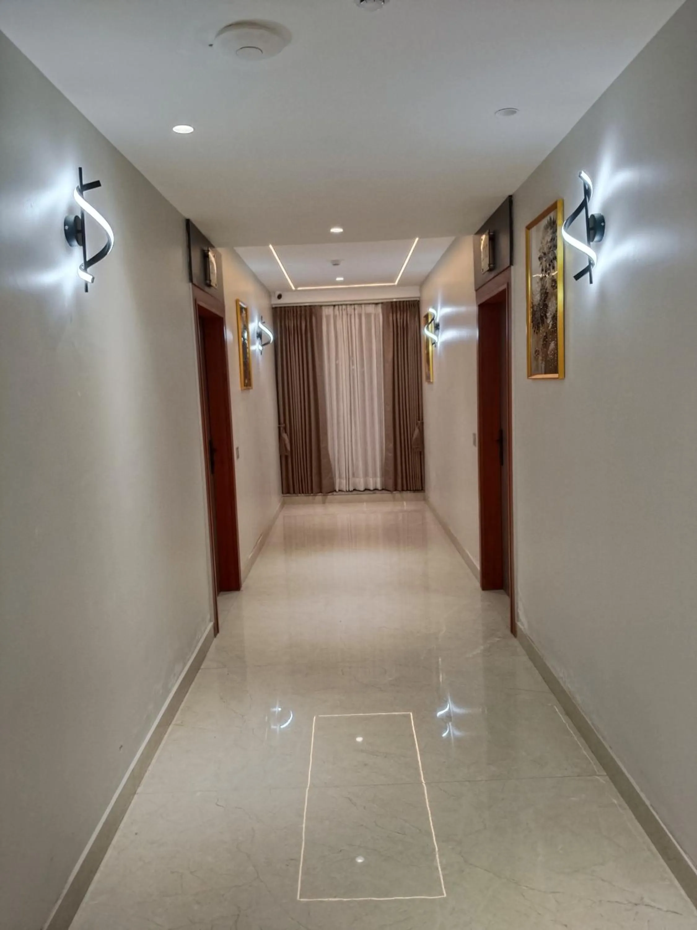 Facade/entrance in Western Blu INN