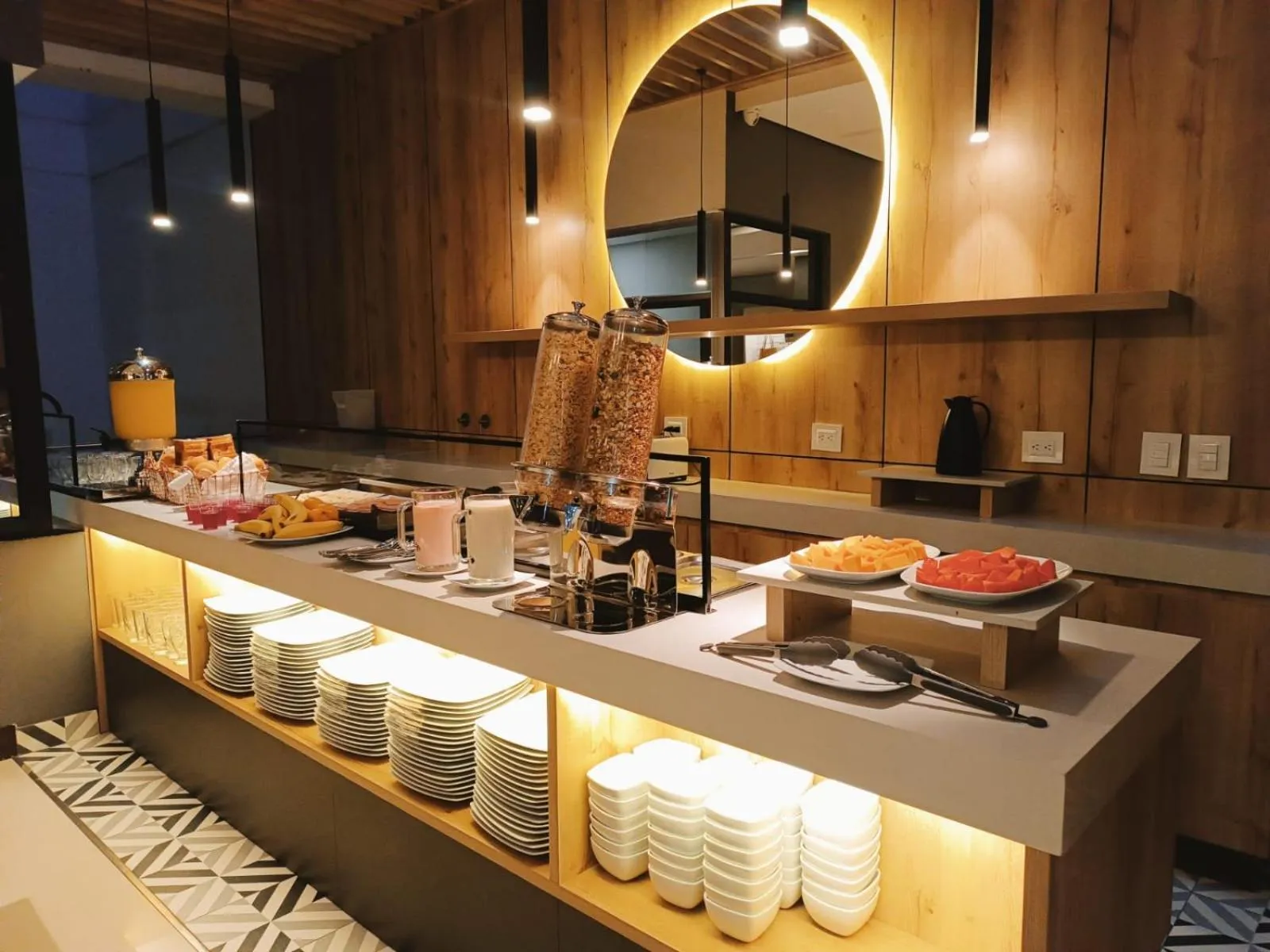 Restaurant/places to eat in Hotel Dix